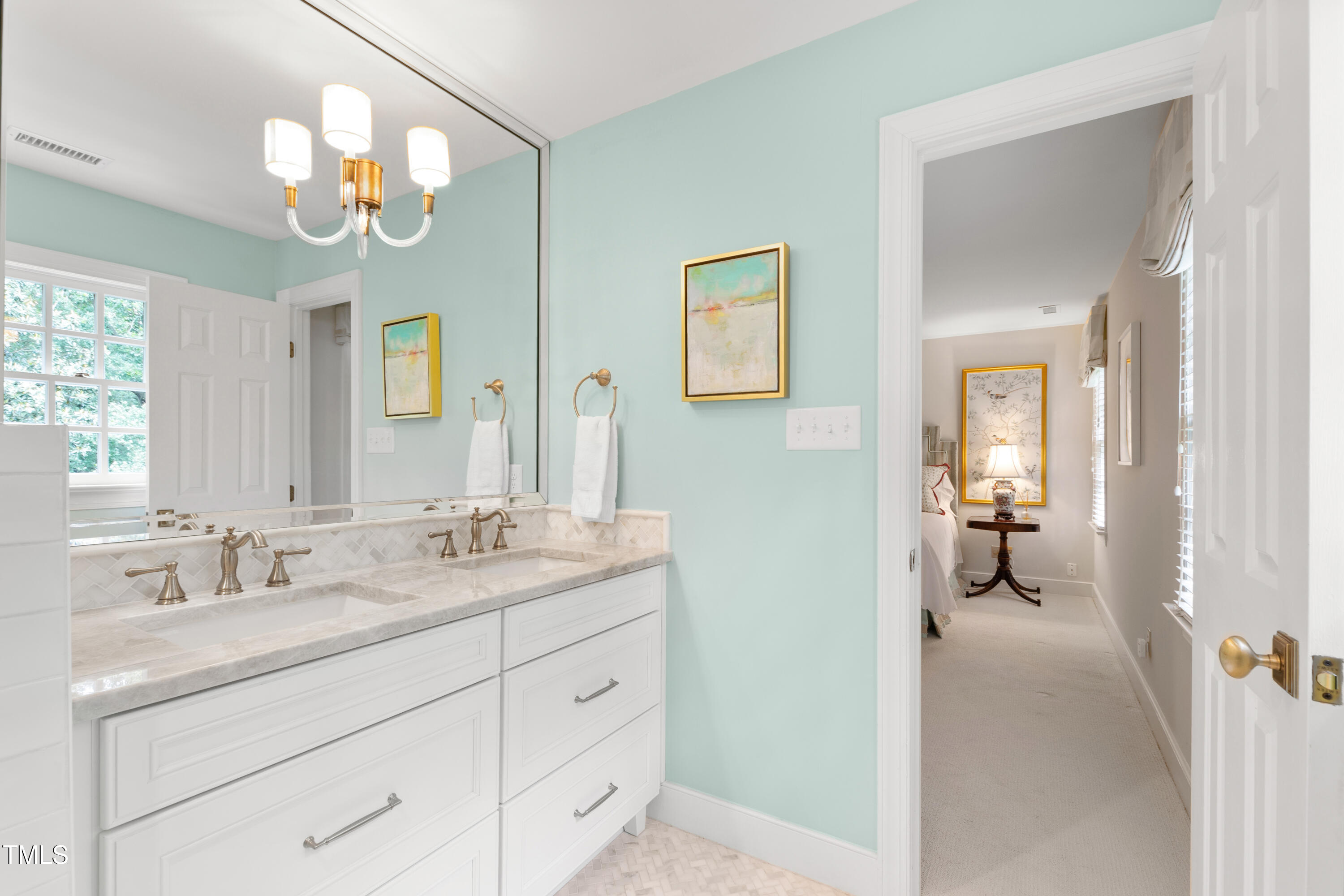 Raleigh, North Carolina 27608, United States, 4 Bedrooms Bedrooms, ,3 BathroomsBathrooms,Residential,Pending,125655