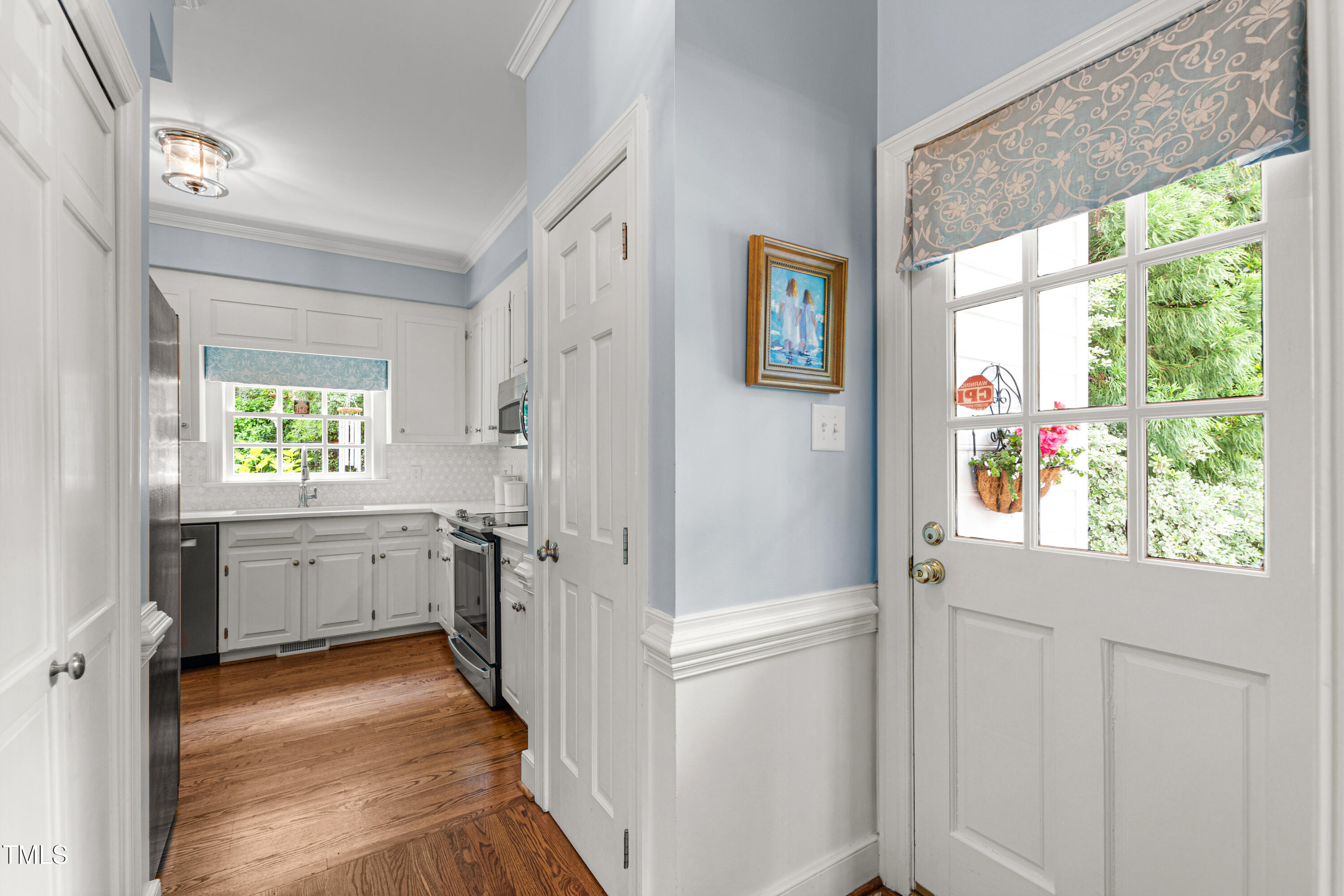 Raleigh, North Carolina 27608, United States, 4 Bedrooms Bedrooms, ,3 BathroomsBathrooms,Residential,Pending,125655