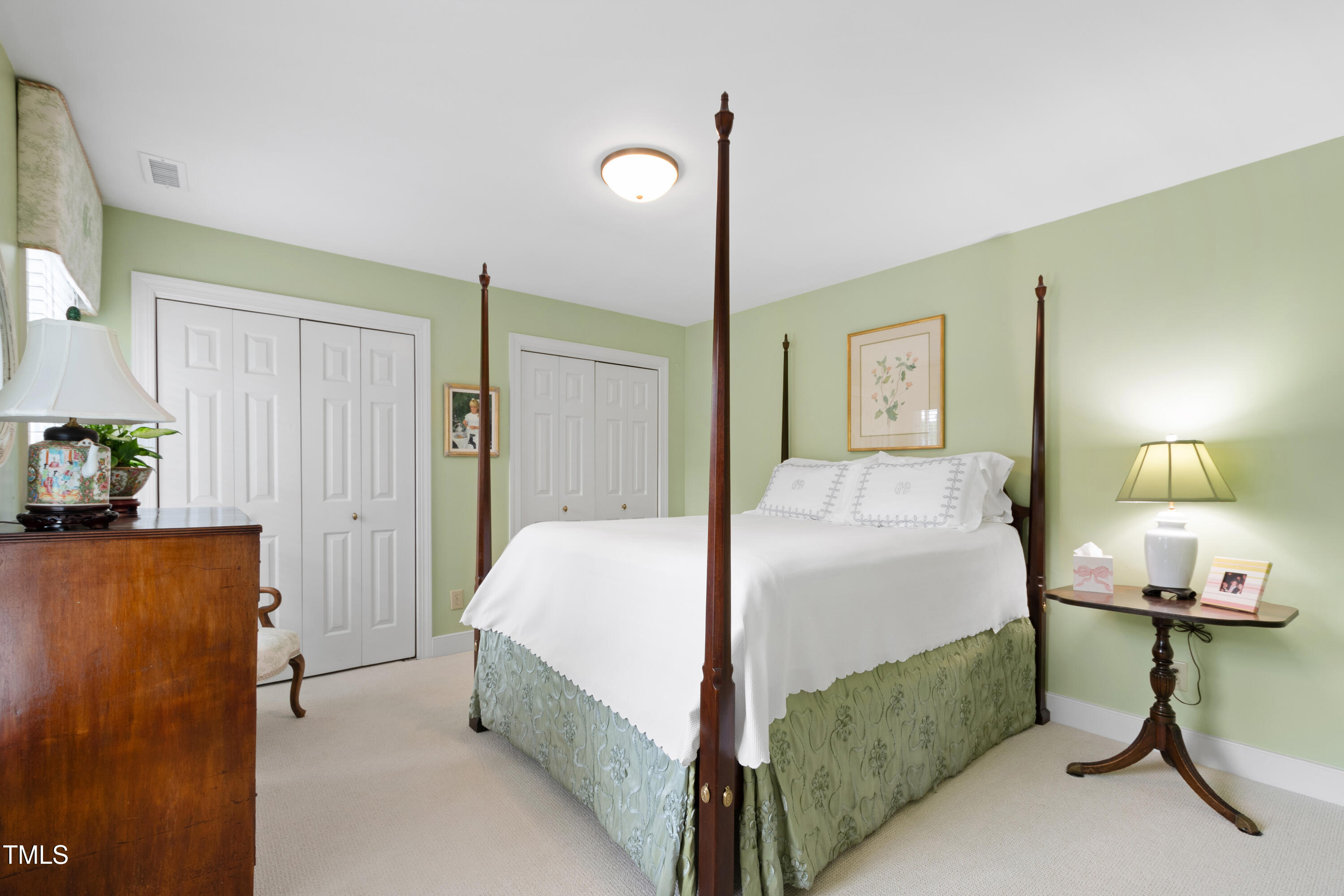 Raleigh, North Carolina 27608, United States, 4 Bedrooms Bedrooms, ,3 BathroomsBathrooms,Residential,Pending,125655