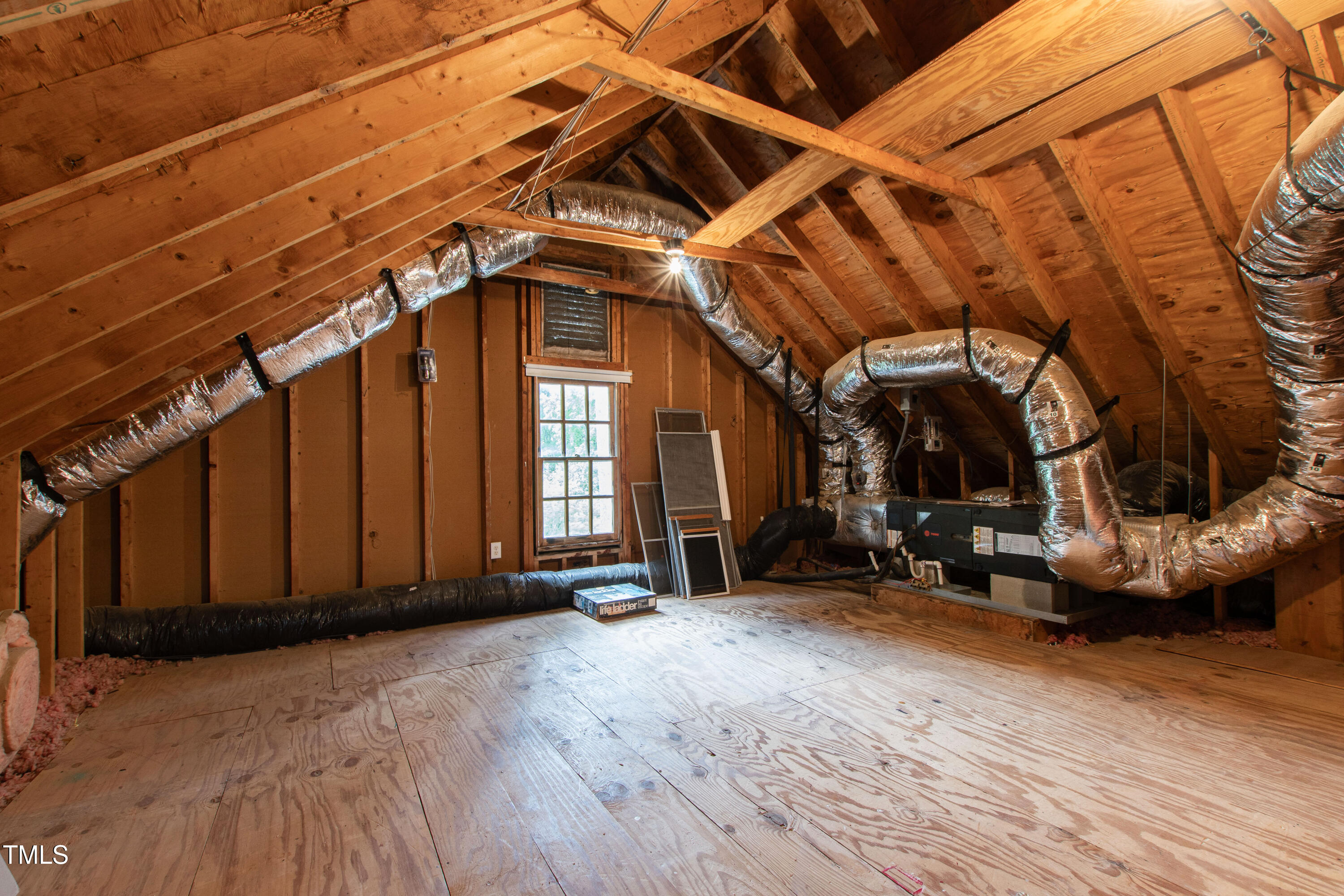 Raleigh, North Carolina 27608, United States, 4 Bedrooms Bedrooms, ,3 BathroomsBathrooms,Residential,Pending,125655