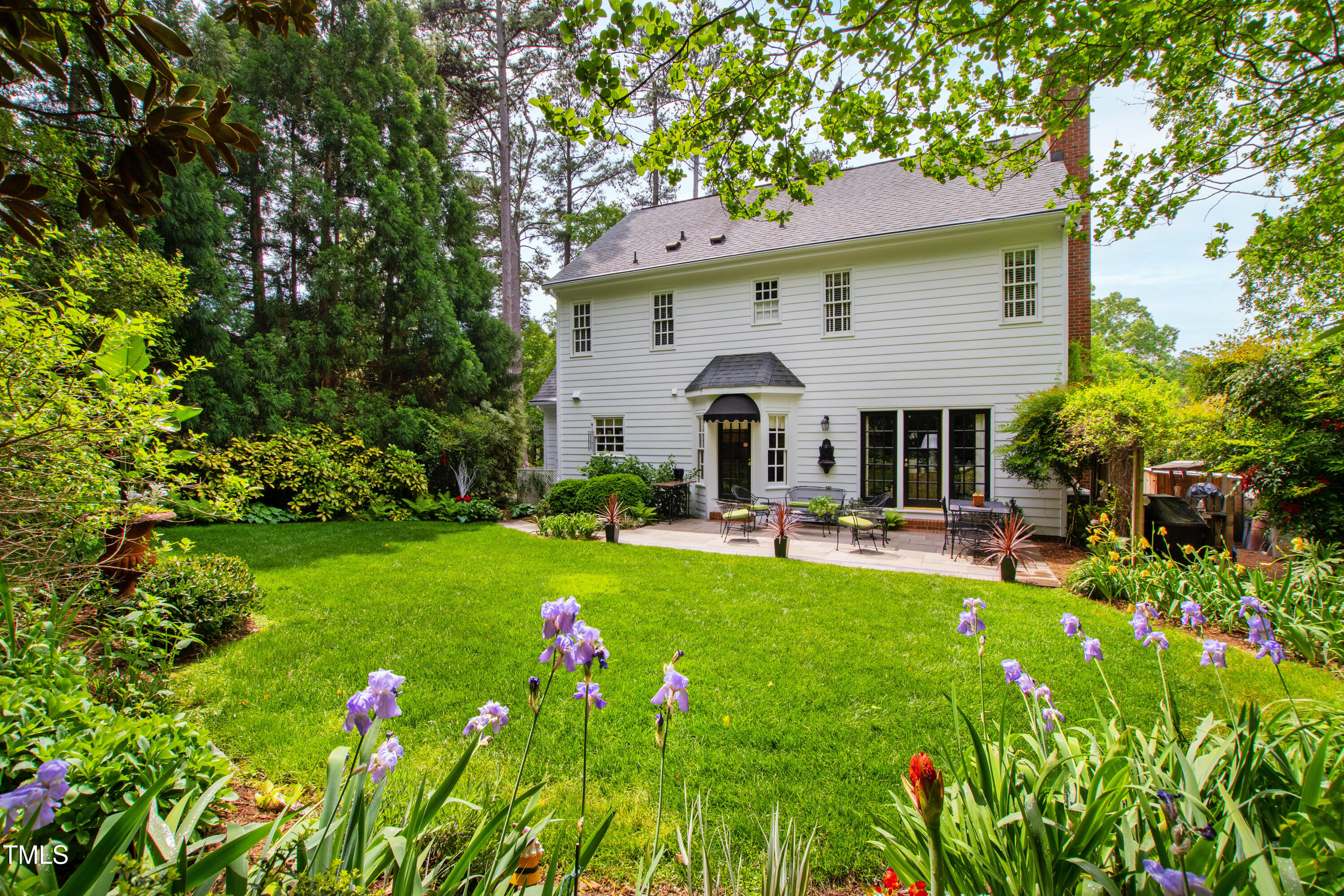 Raleigh, North Carolina 27608, United States, 4 Bedrooms Bedrooms, ,3 BathroomsBathrooms,Residential,Pending,125655