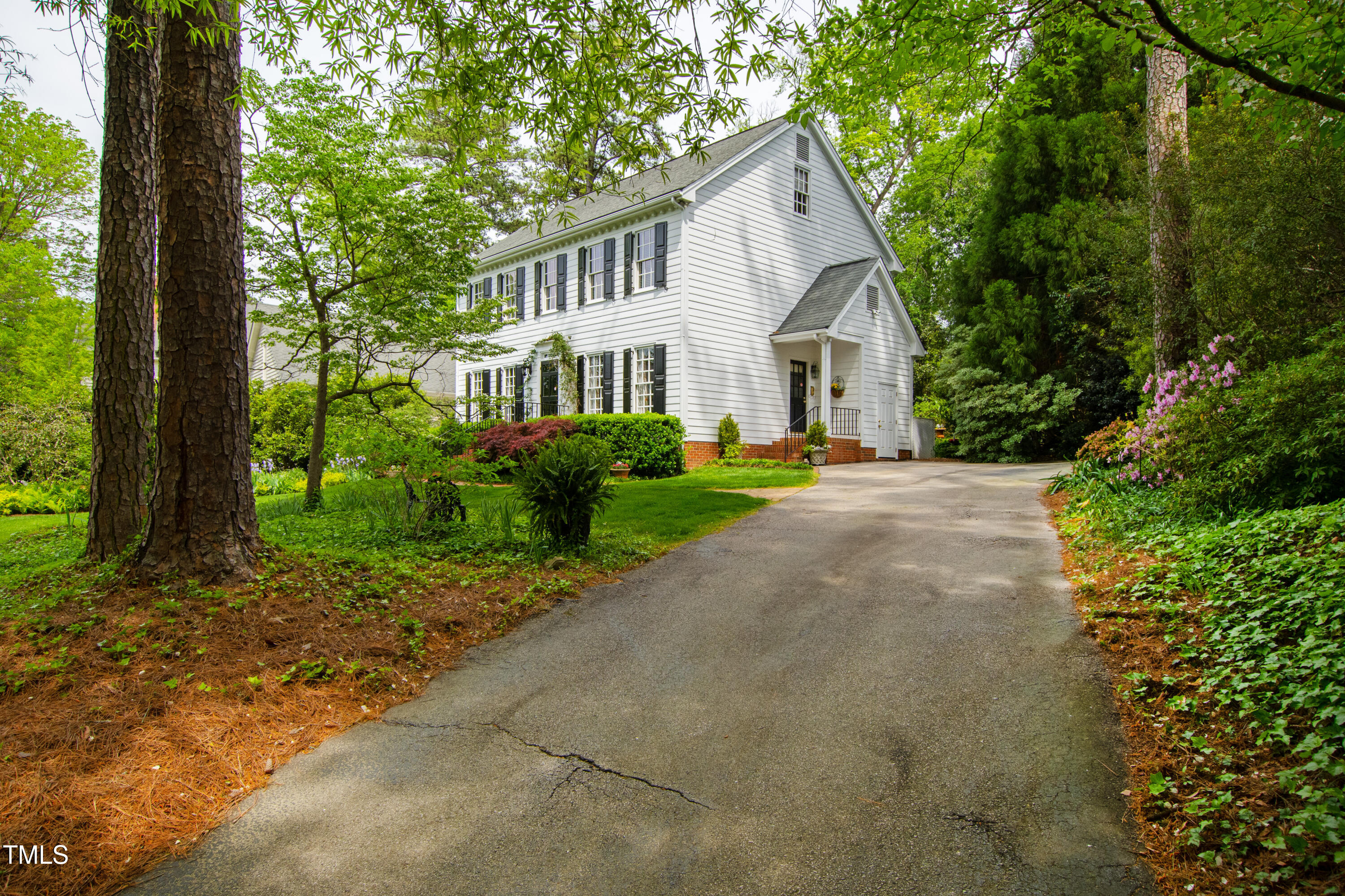 Raleigh, North Carolina 27608, United States, 4 Bedrooms Bedrooms, ,3 BathroomsBathrooms,Residential,Pending,125655