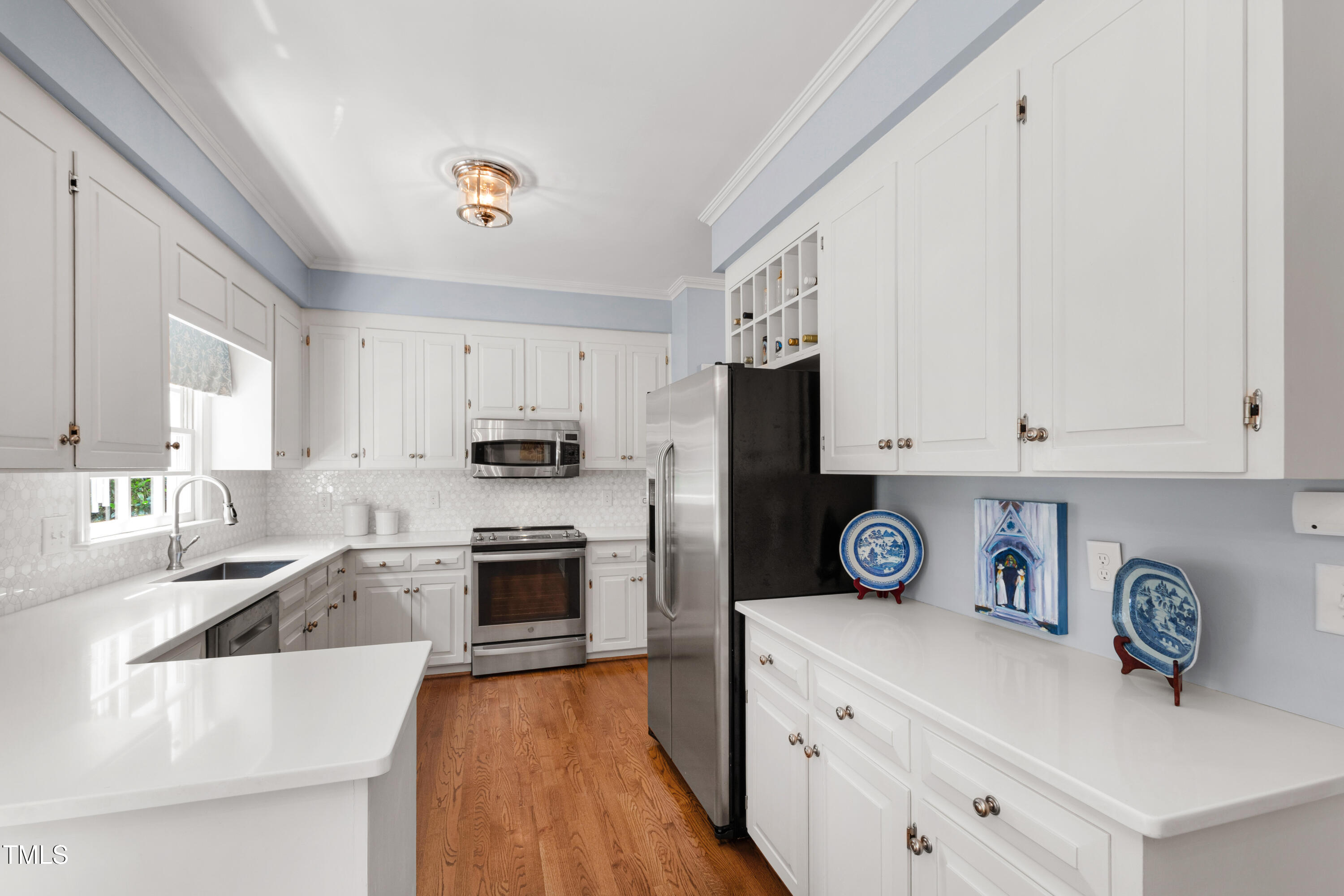 Raleigh, North Carolina 27608, United States, 4 Bedrooms Bedrooms, ,3 BathroomsBathrooms,Residential,Pending,125655