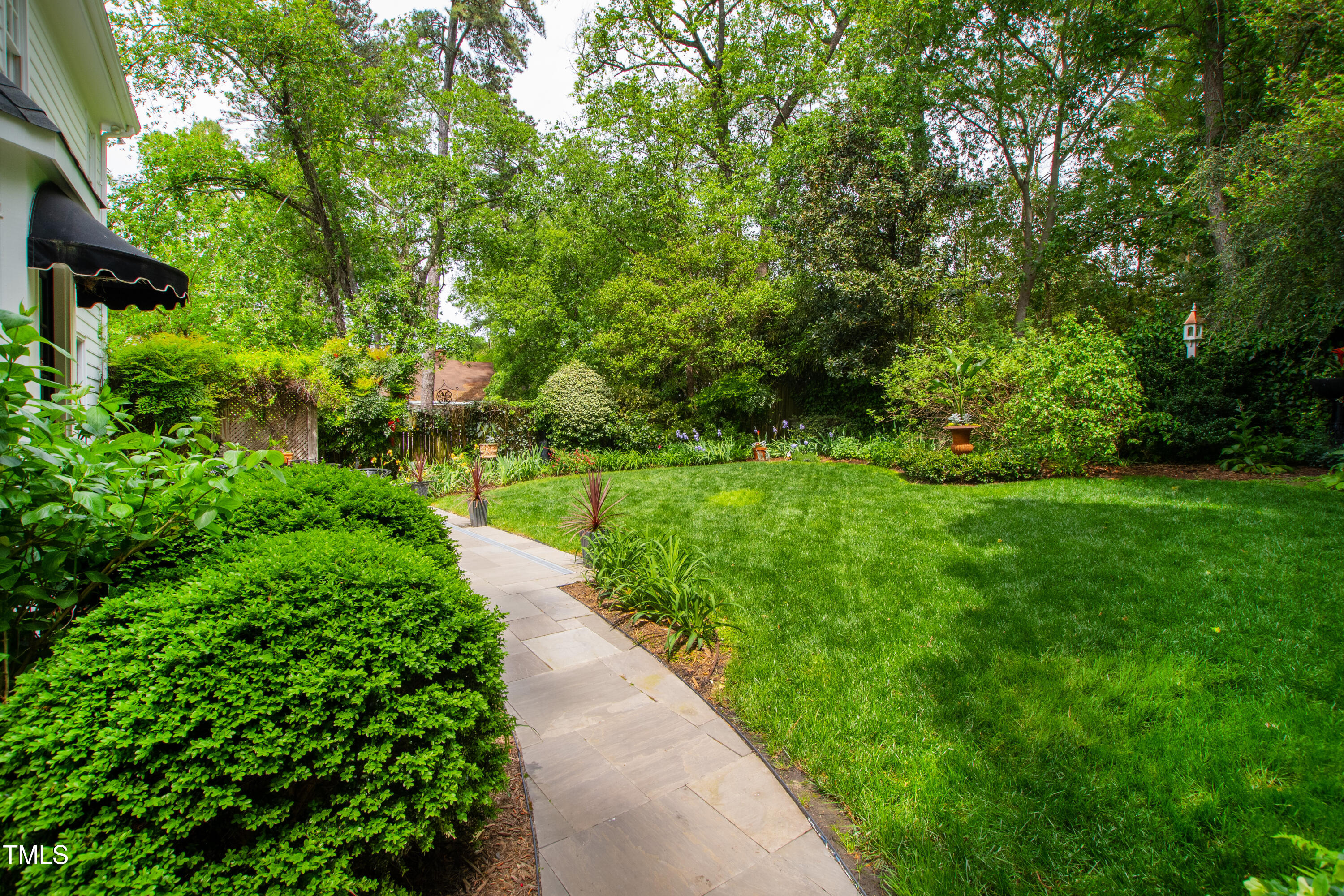 Raleigh, North Carolina 27608, United States, 4 Bedrooms Bedrooms, ,3 BathroomsBathrooms,Residential,Pending,125655