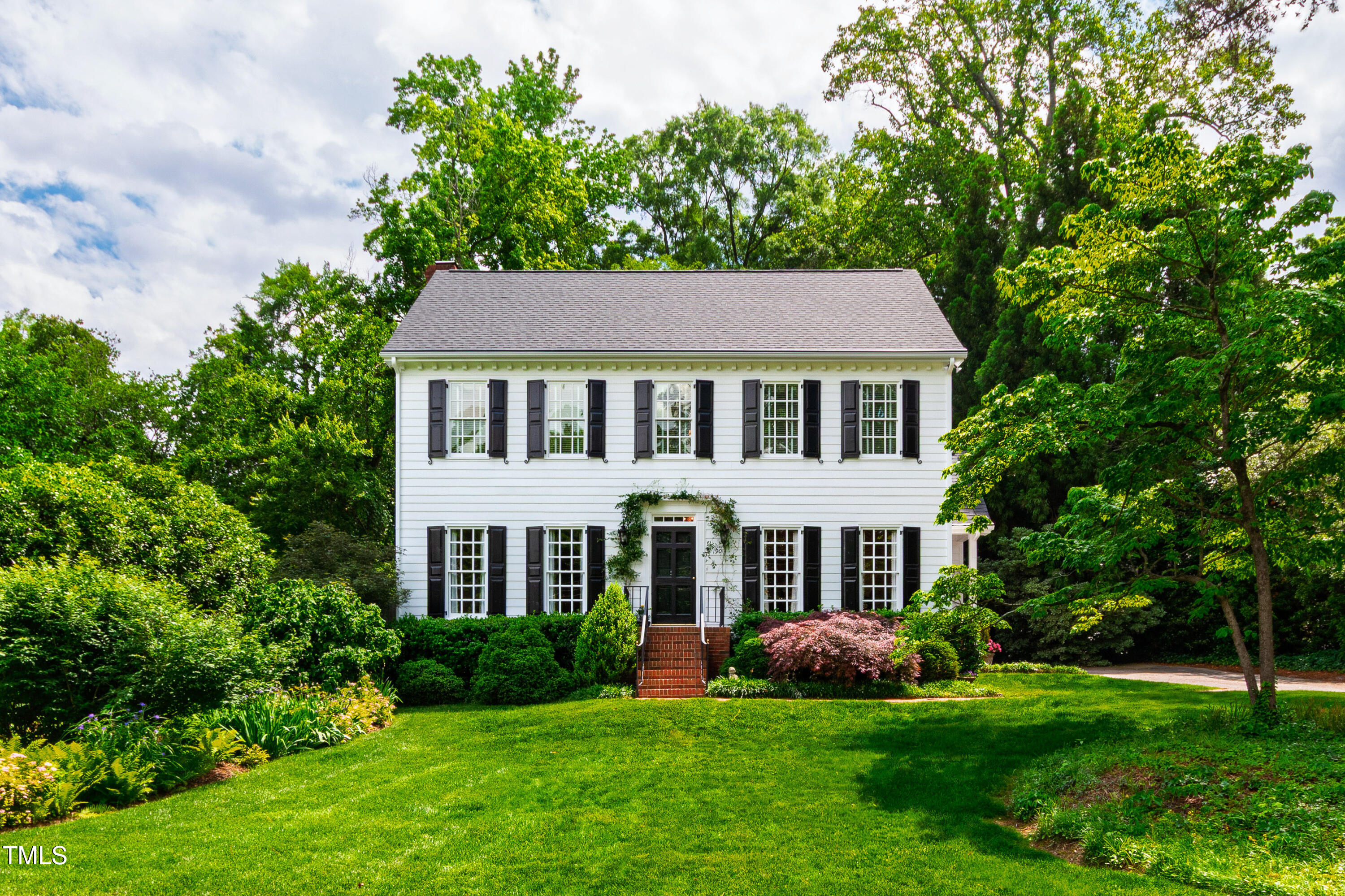 Raleigh, North Carolina 27608, United States, 4 Bedrooms Bedrooms, ,3 BathroomsBathrooms,Residential,Pending,125655