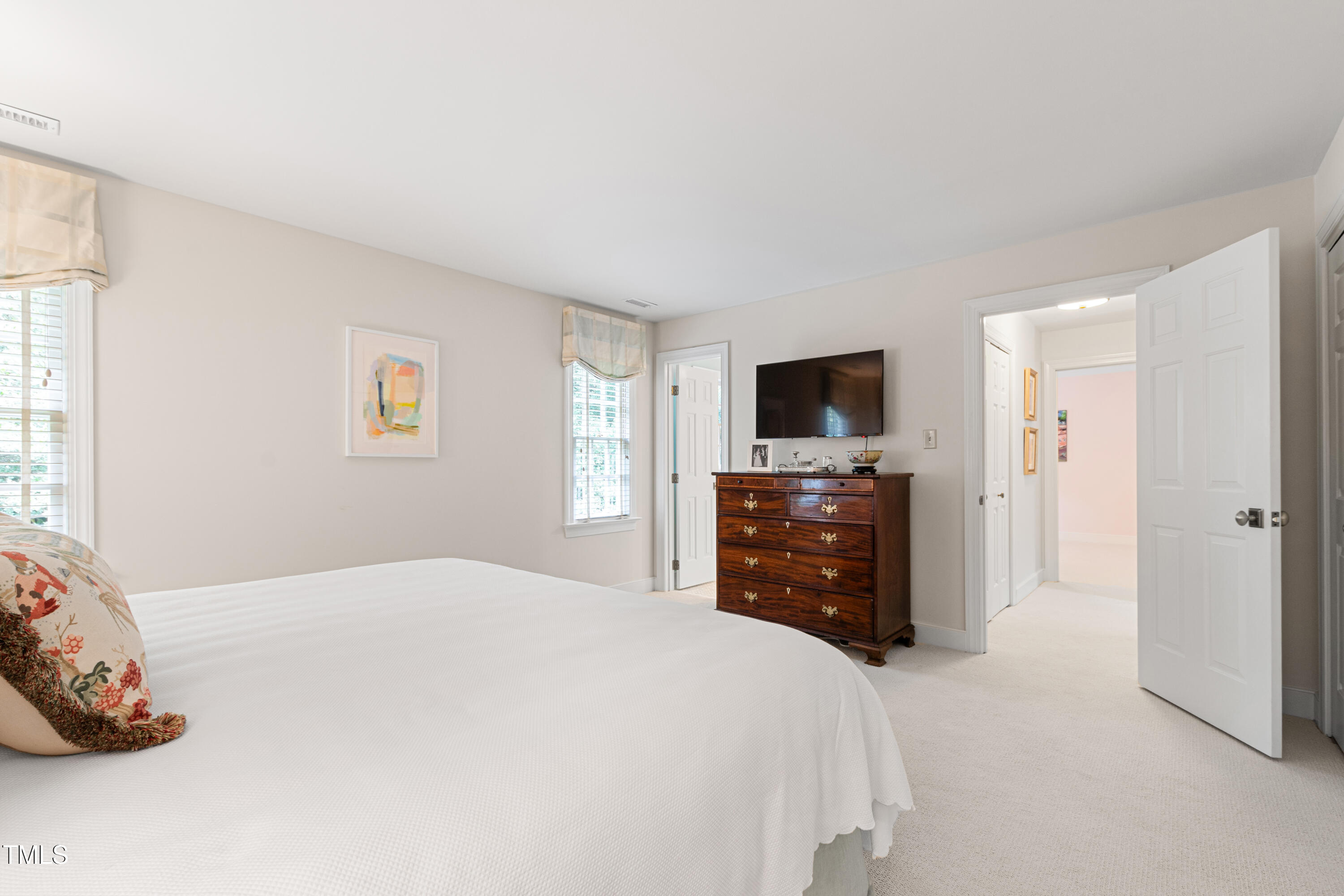 Raleigh, North Carolina 27608, United States, 4 Bedrooms Bedrooms, ,3 BathroomsBathrooms,Residential,Pending,125655