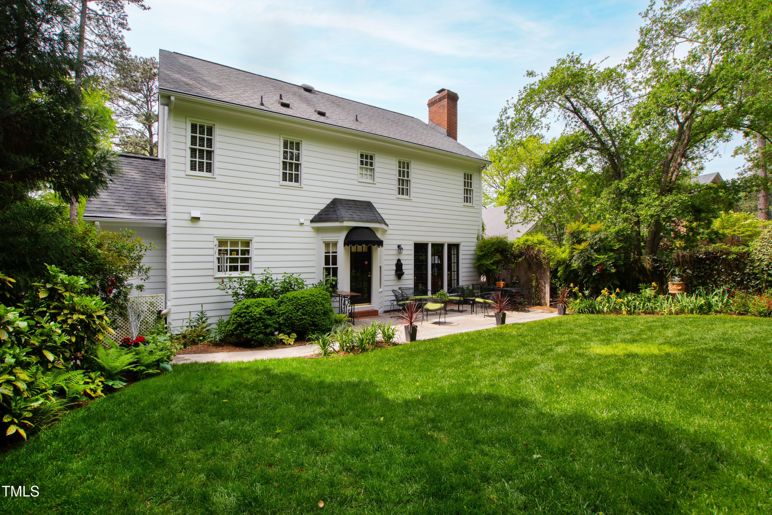 Raleigh, North Carolina 27608, United States, 4 Bedrooms Bedrooms, ,3 BathroomsBathrooms,Residential,Pending,125655