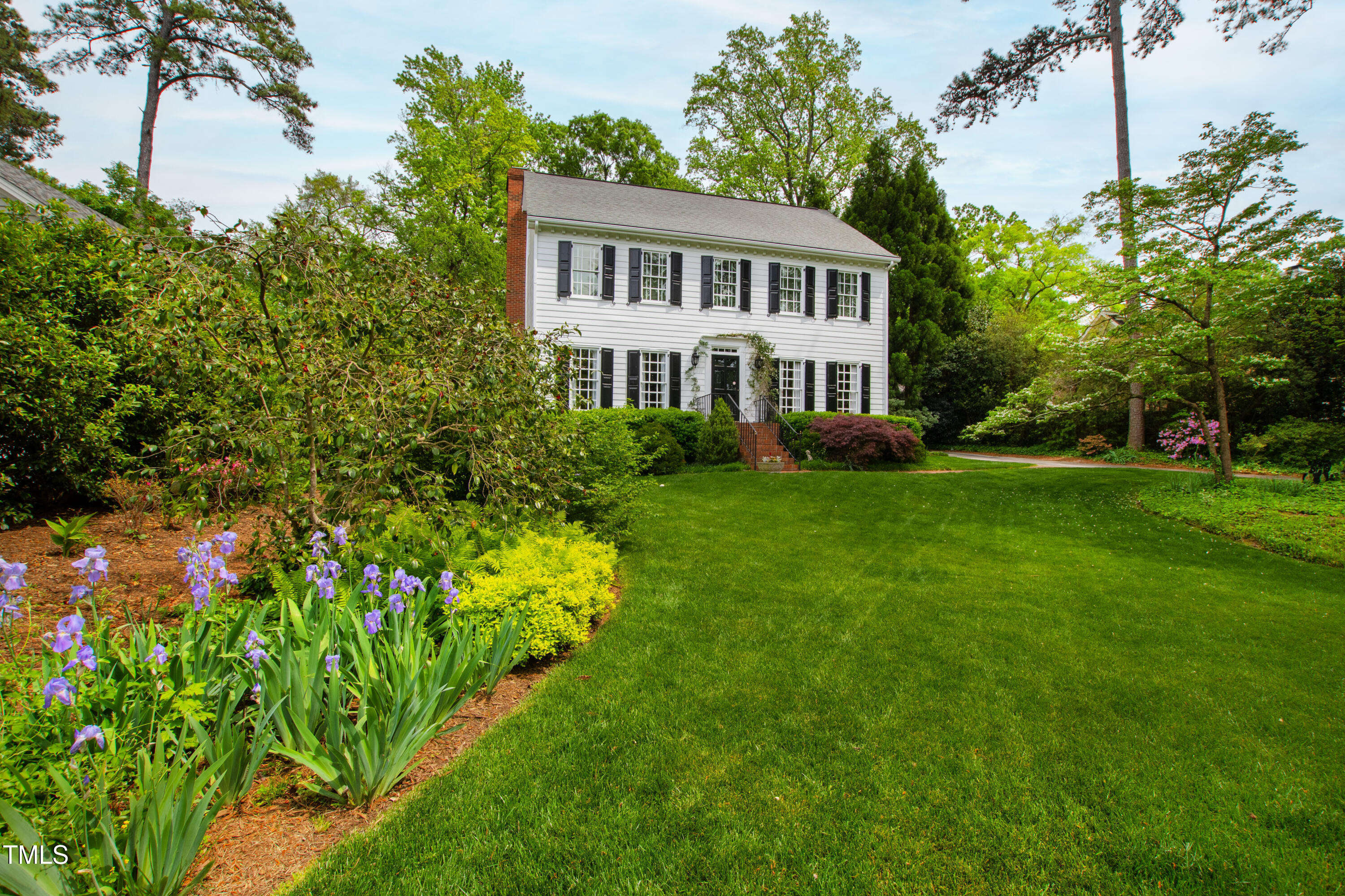 Raleigh, North Carolina 27608, United States, 4 Bedrooms Bedrooms, ,3 BathroomsBathrooms,Residential,Pending,125655