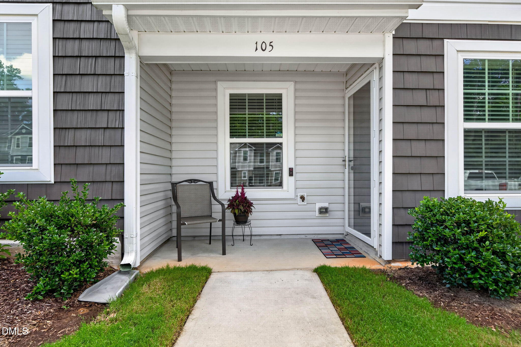 918 E Green Street F105