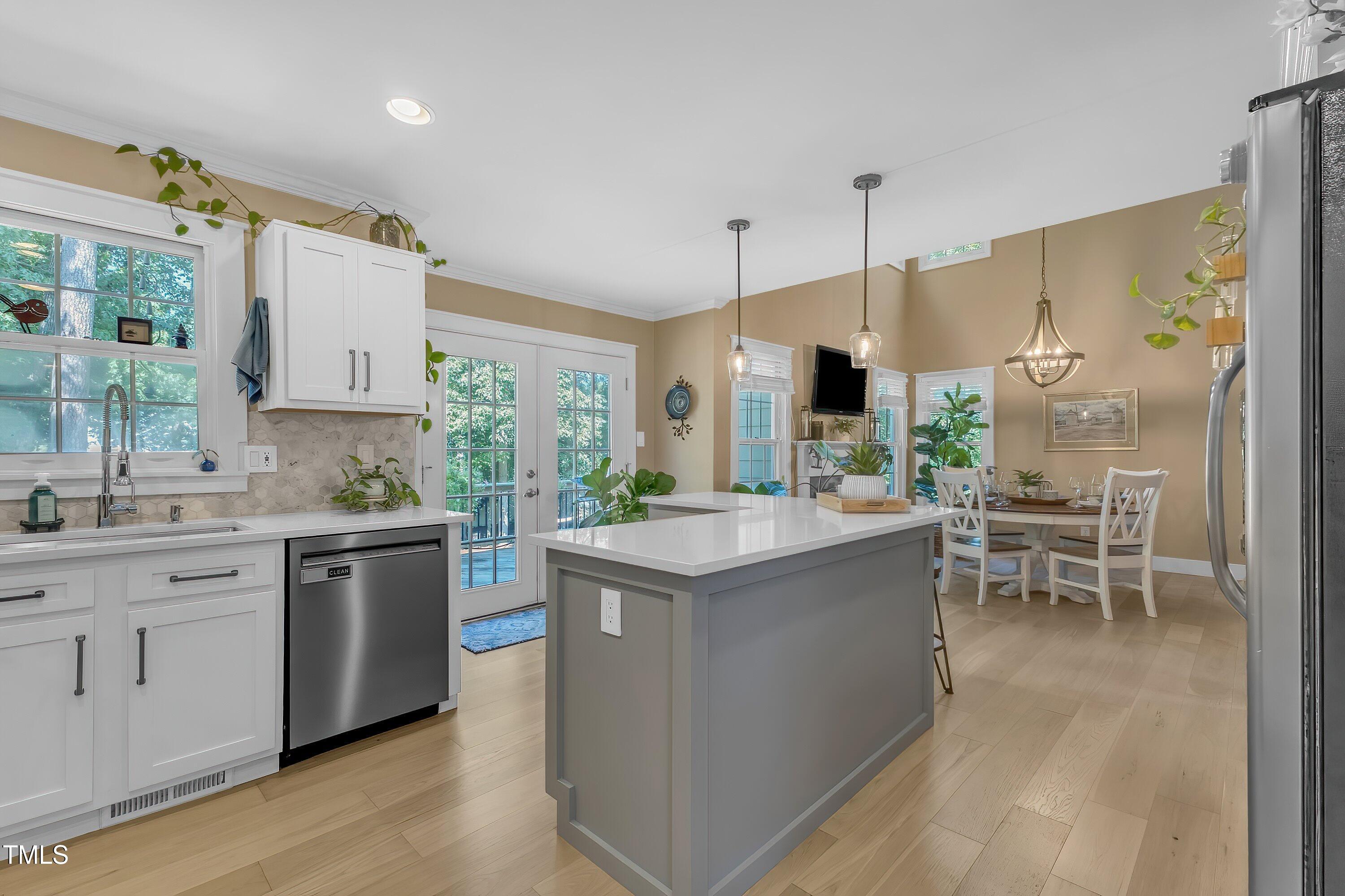115 E Seve Court
