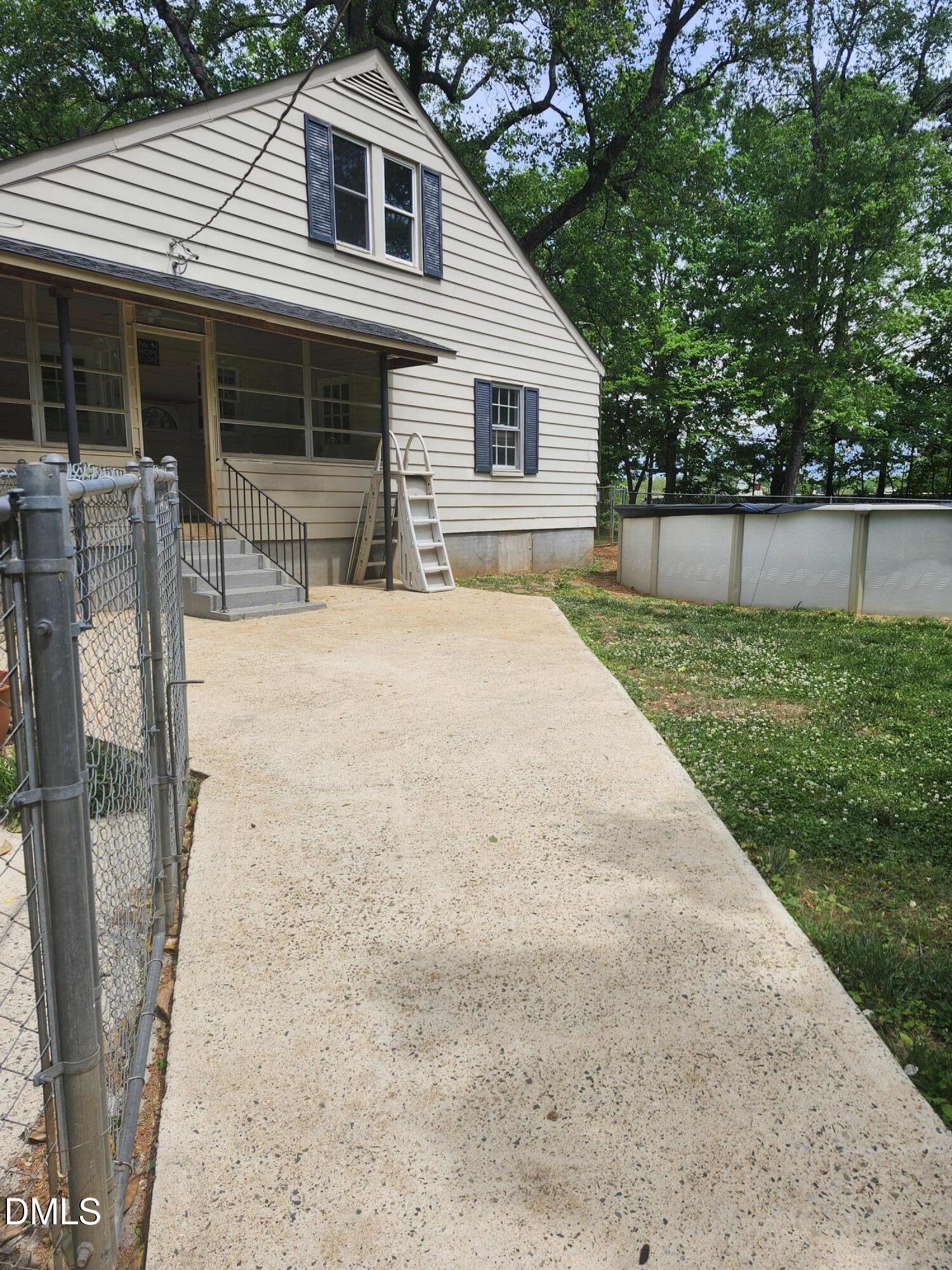 1523 E Main Street 11