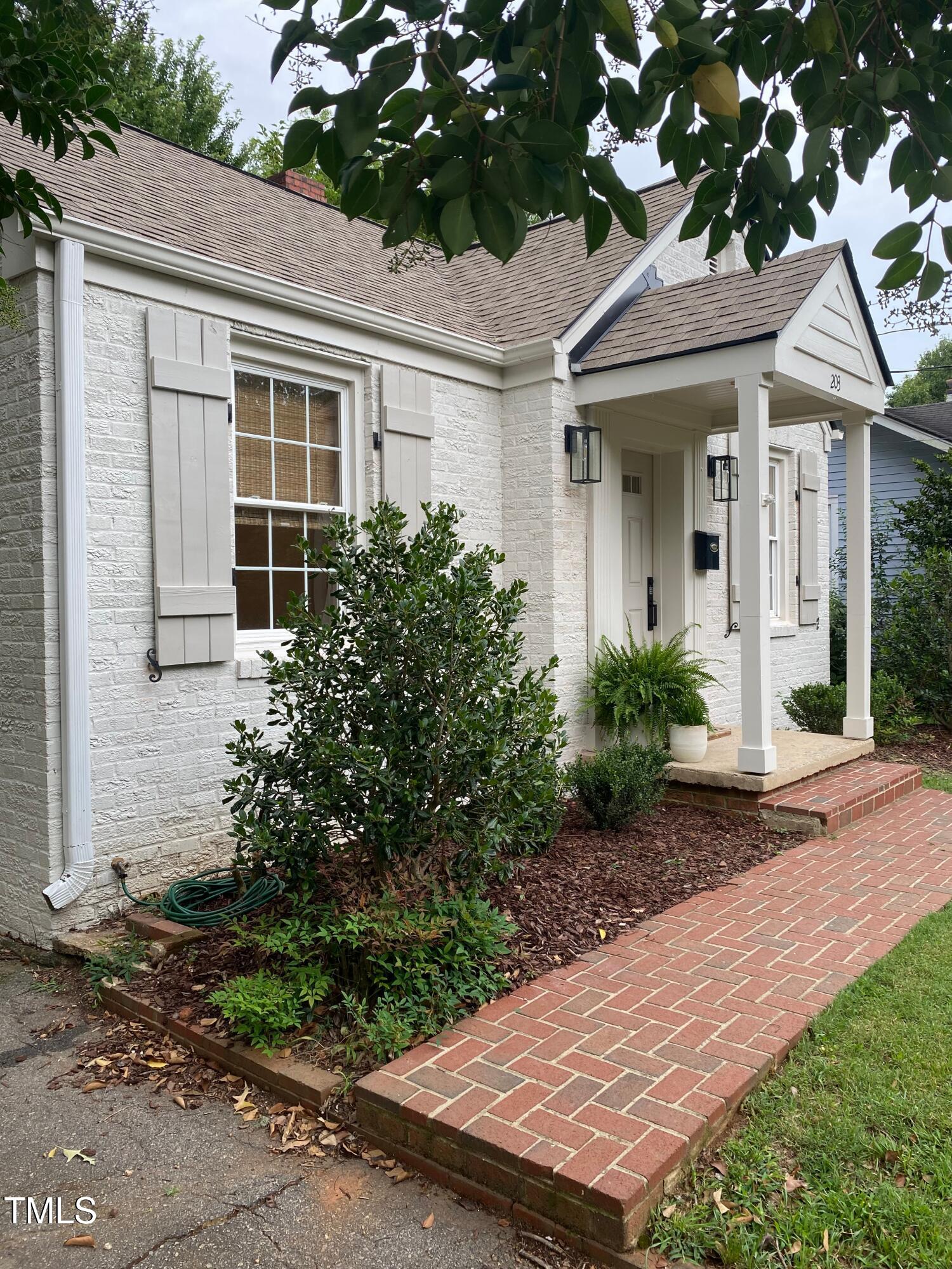 203 W West Roanoke Park Drive