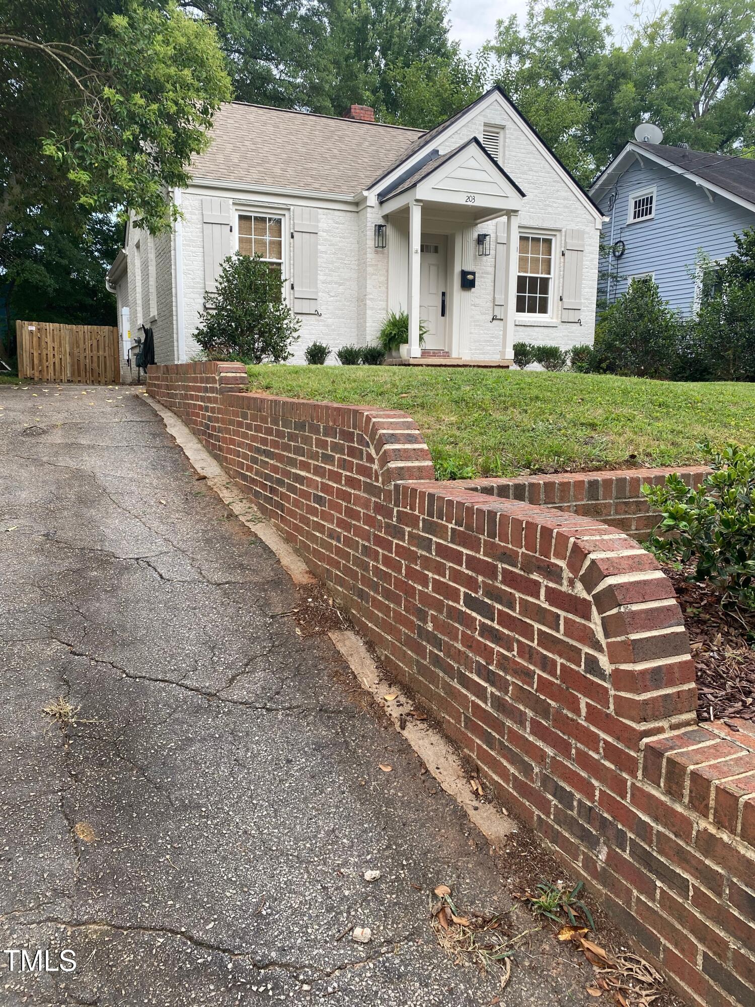 203 W West Roanoke Park Drive