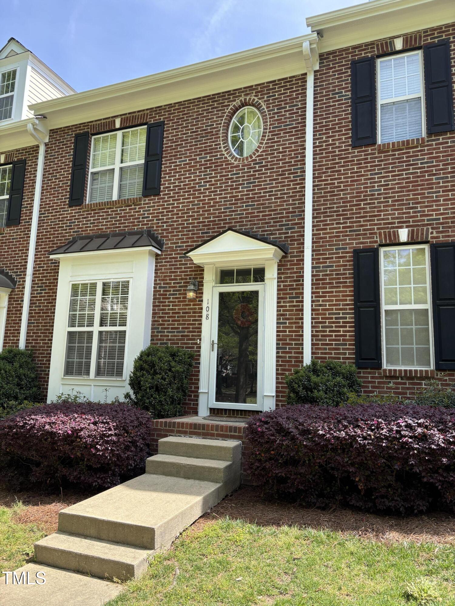 108 W Savannah Ridge Road