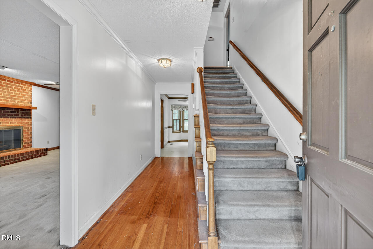 6 Aurora Court