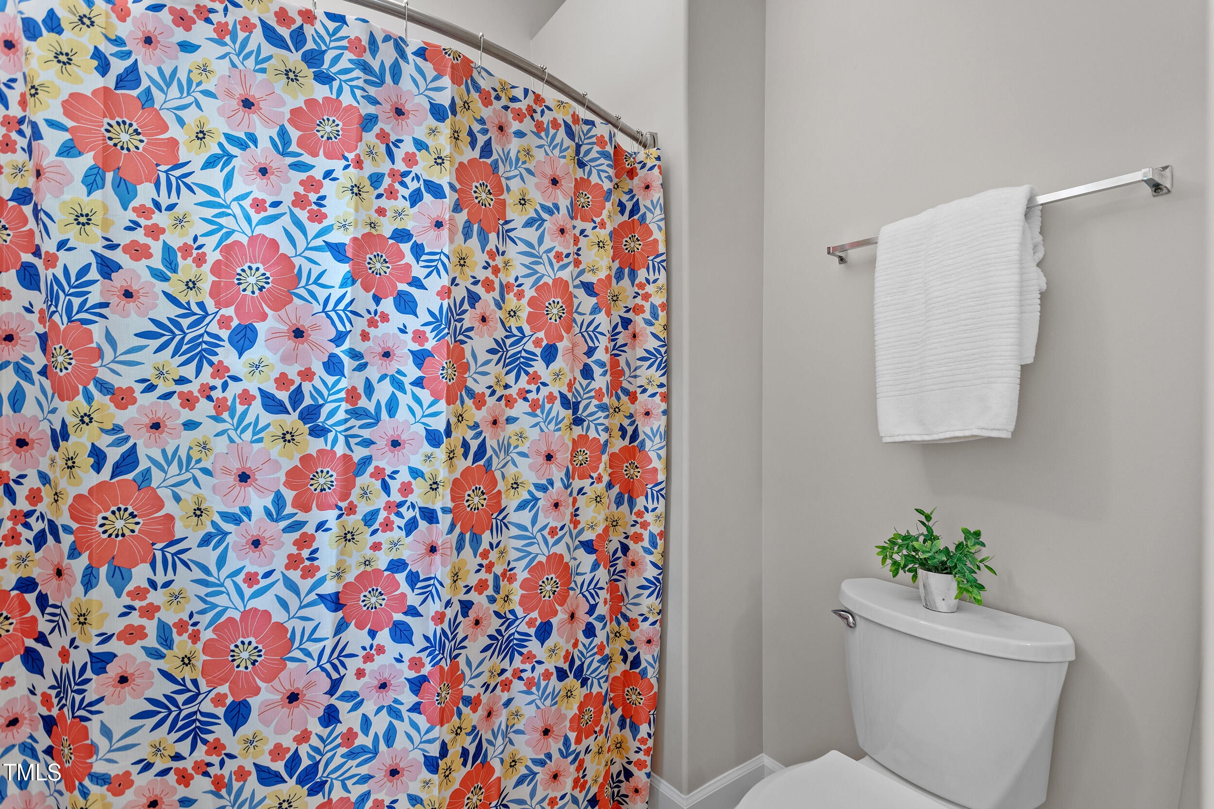 Raleigh, North Carolina 27604, United States, 3 Bedrooms Bedrooms, ,2 BathroomsBathrooms,Residential,Pending,114543