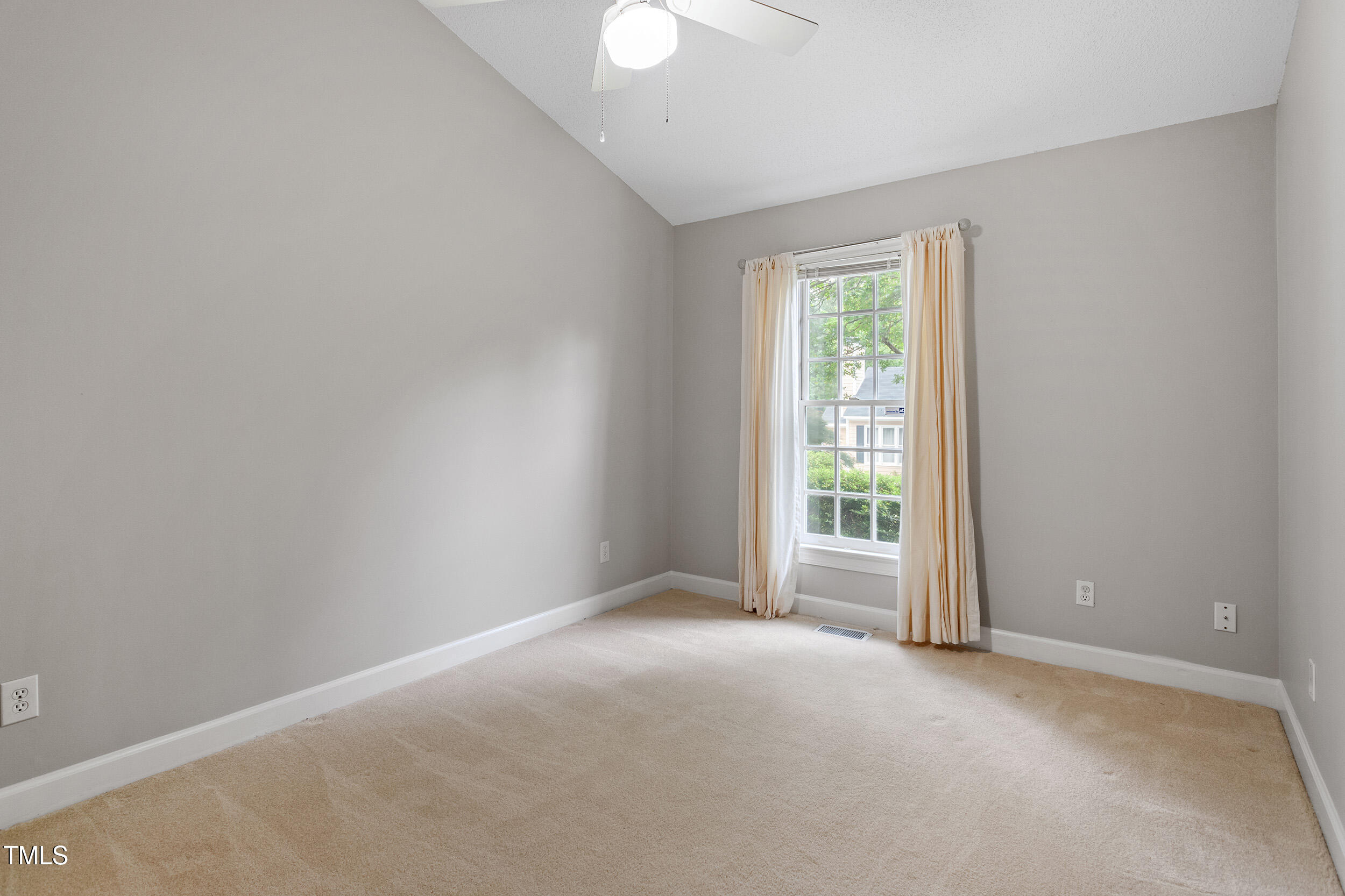 Raleigh, North Carolina 27604, United States, 3 Bedrooms Bedrooms, ,2 BathroomsBathrooms,Residential,Pending,114543