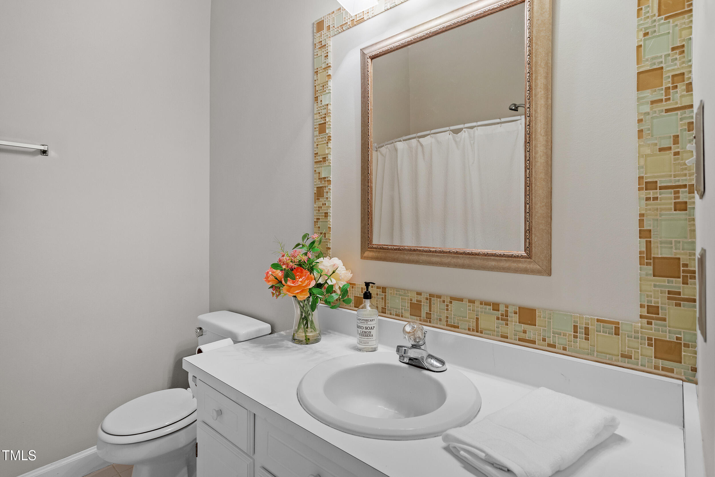 Raleigh, North Carolina 27604, United States, 3 Bedrooms Bedrooms, ,2 BathroomsBathrooms,Residential,Pending,114543