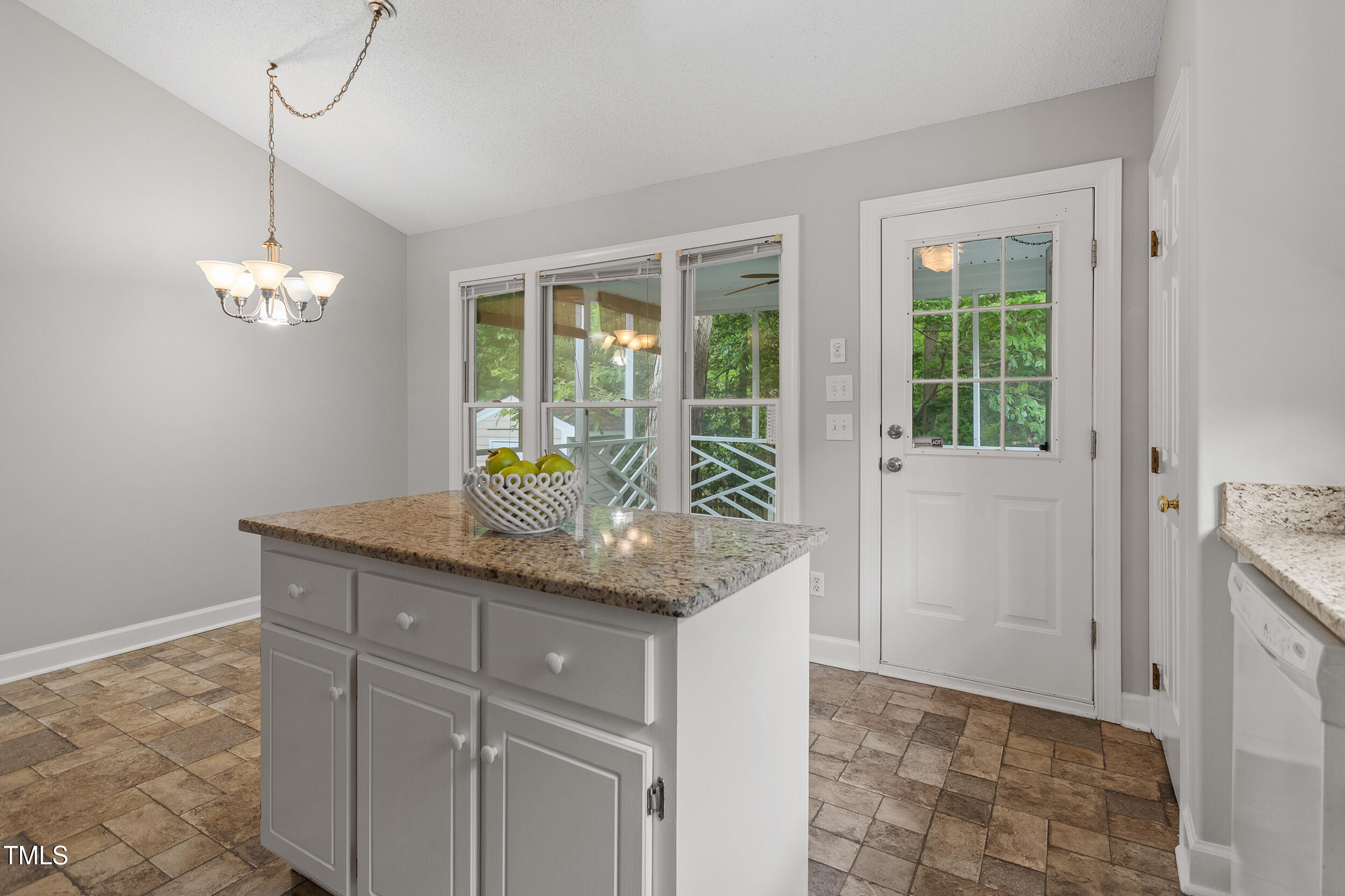 Raleigh, North Carolina 27604, United States, 3 Bedrooms Bedrooms, ,2 BathroomsBathrooms,Residential,Pending,114543