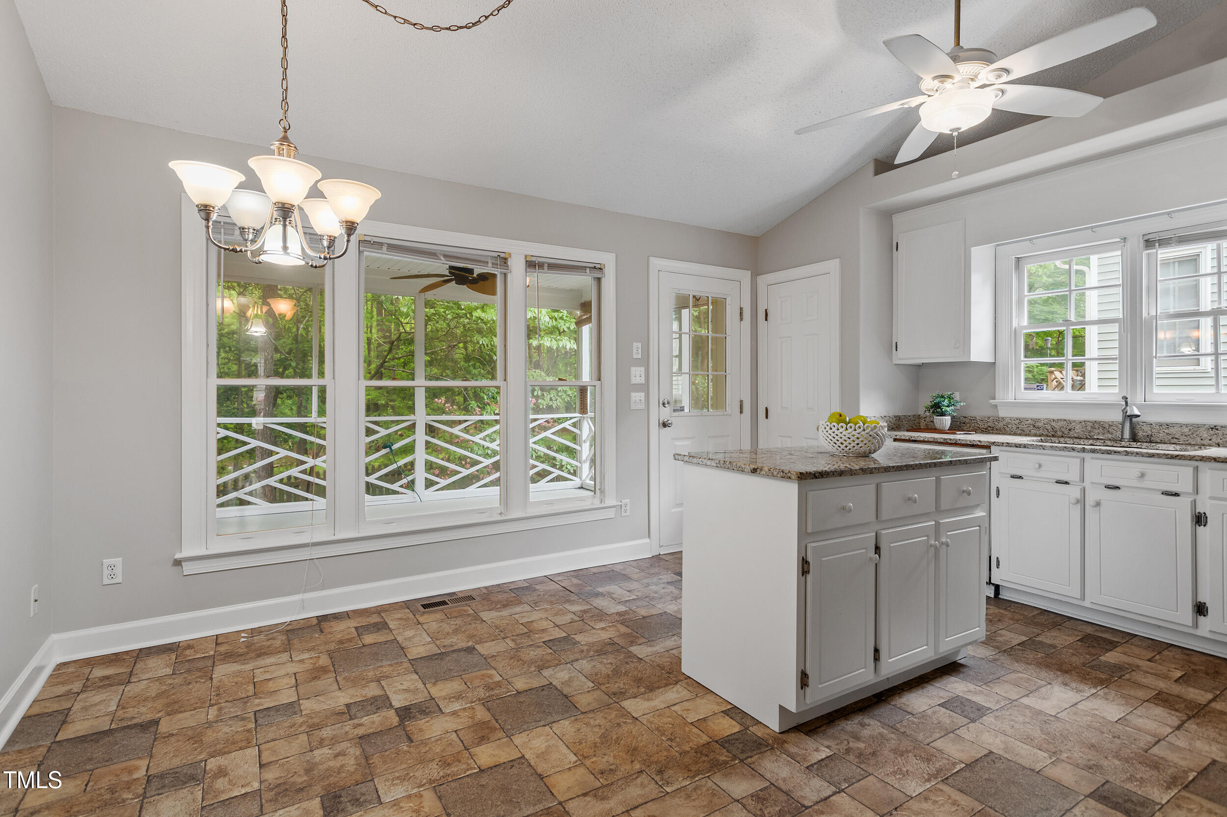 Raleigh, North Carolina 27604, United States, 3 Bedrooms Bedrooms, ,2 BathroomsBathrooms,Residential,Pending,114543