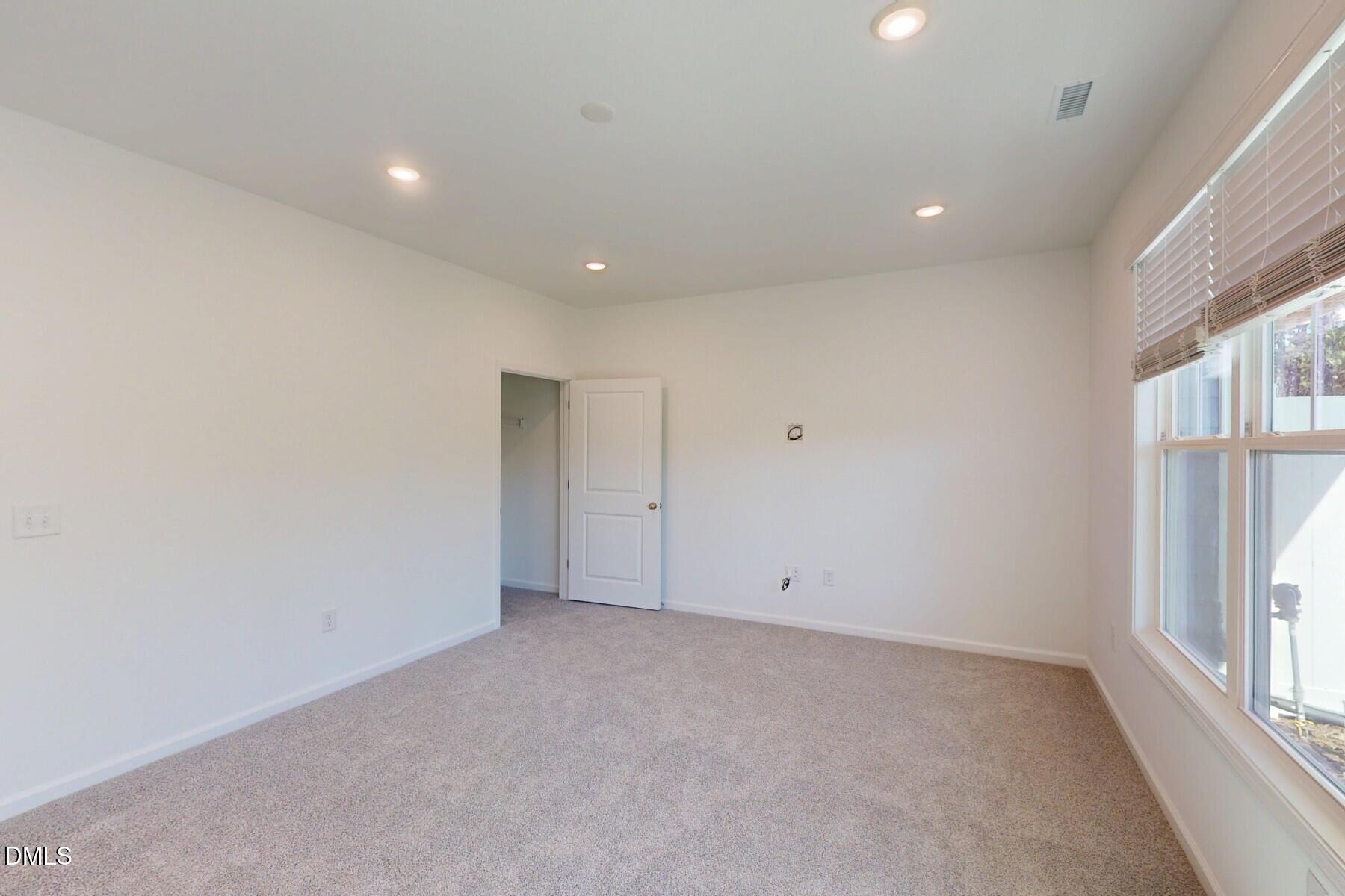 5020 Jowett'S Walk Drive 21