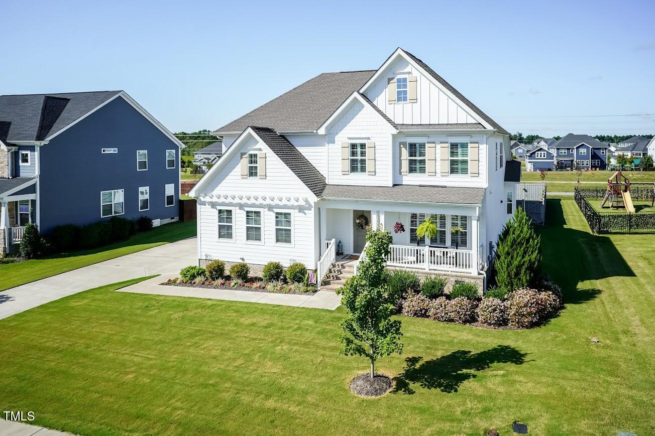 82 Dungannon Loop