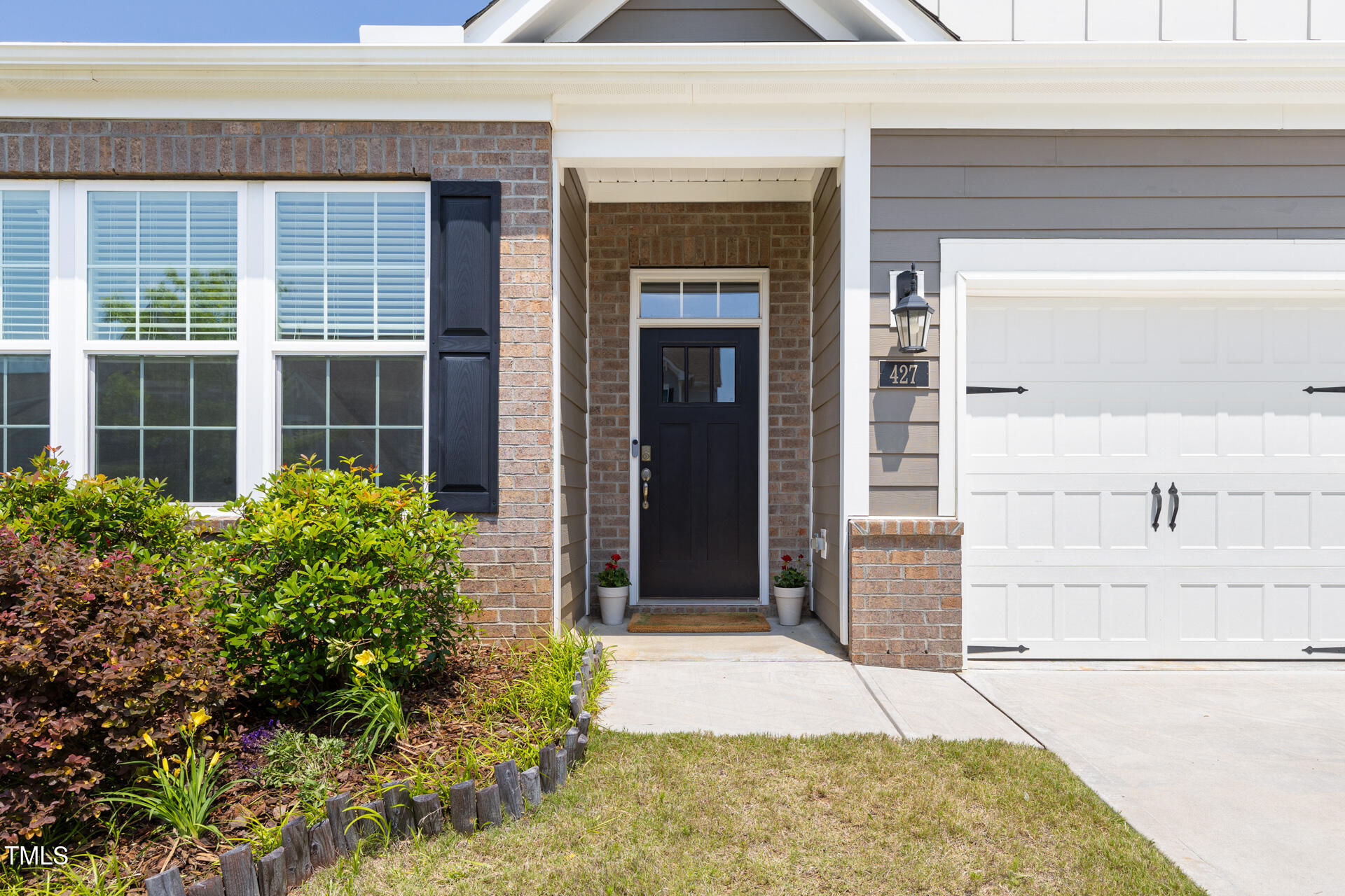 427 Bluffberry Way