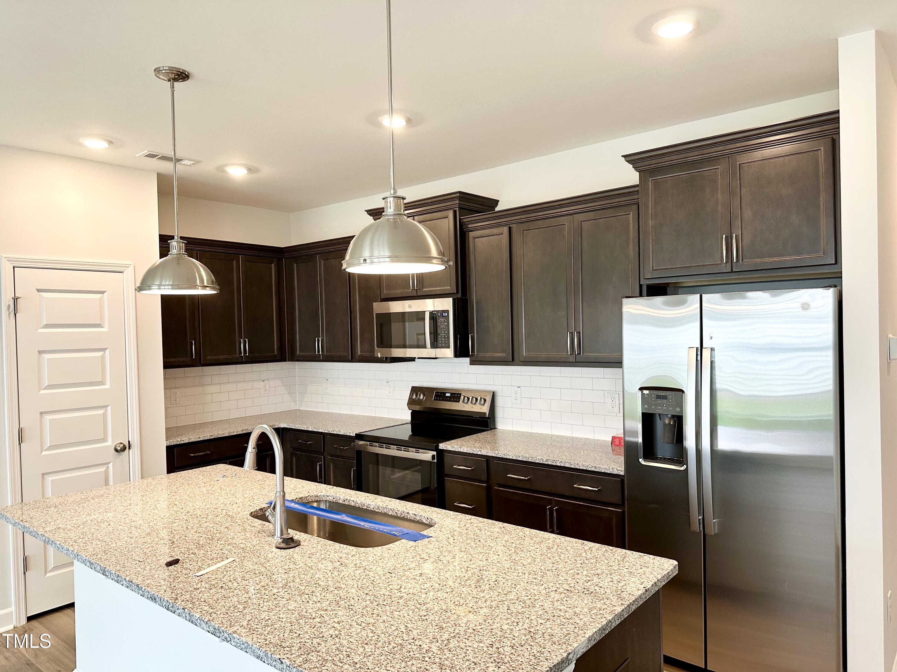 87 Ripple Way 214