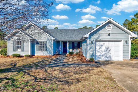 A home in Raeford