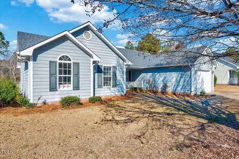 A home in Raeford