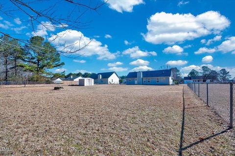 A home in Raeford