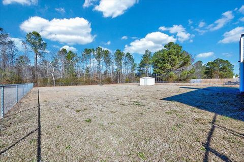 A home in Raeford