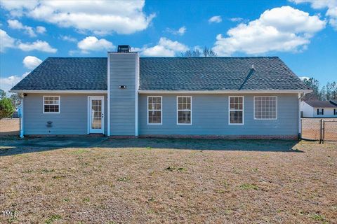 A home in Raeford