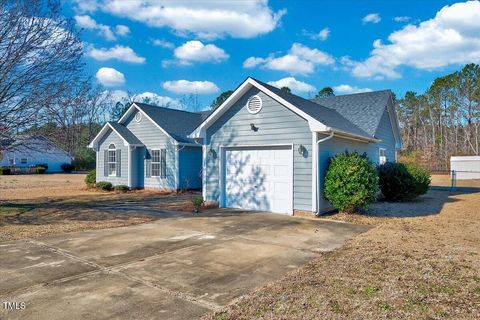 A home in Raeford