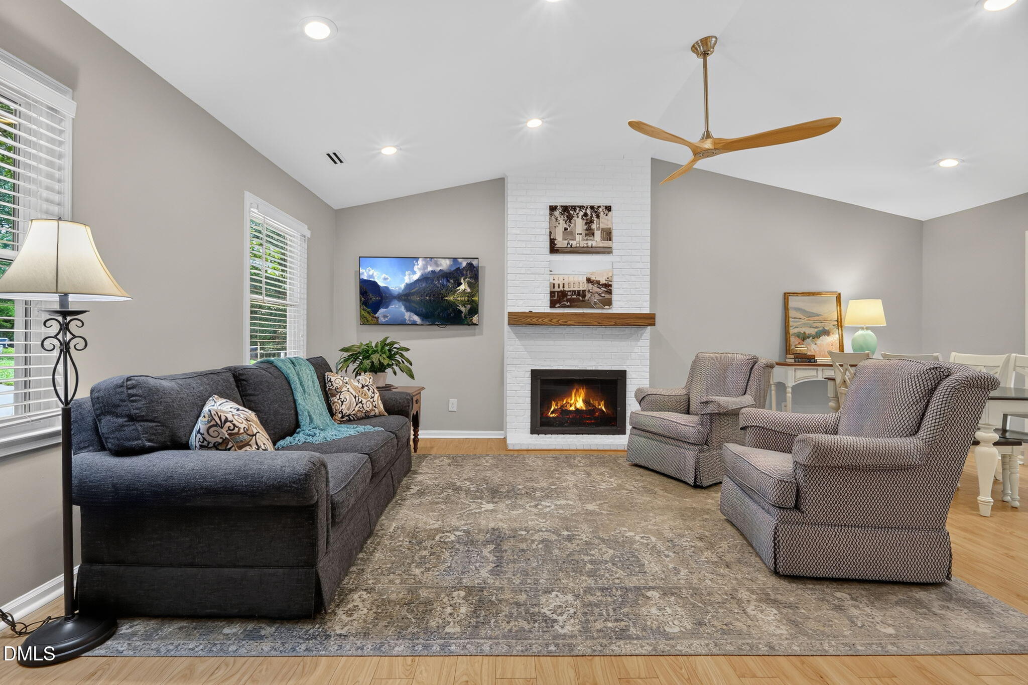 7909 Twin Oak Court