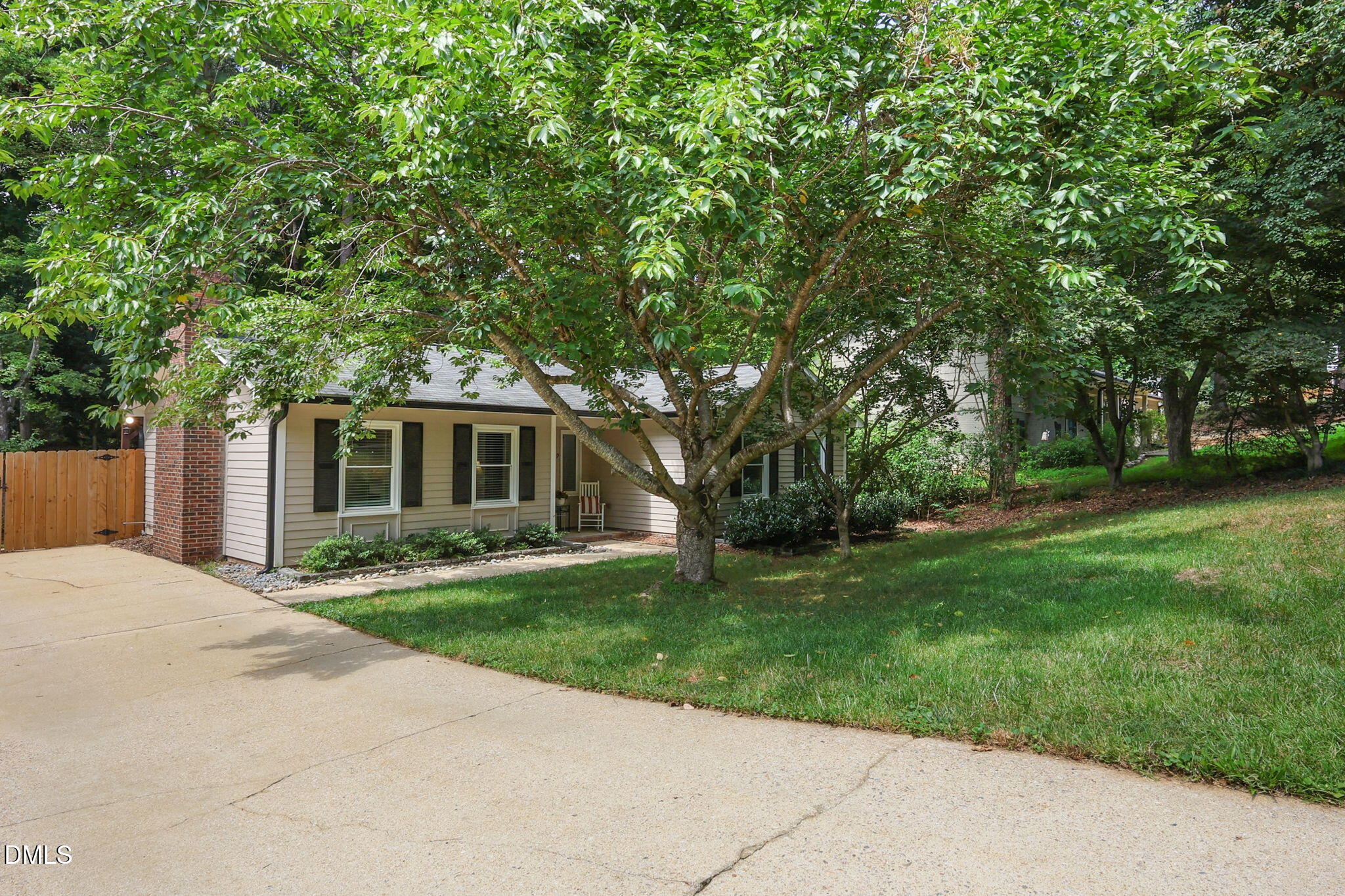 7909 Twin Oak Court