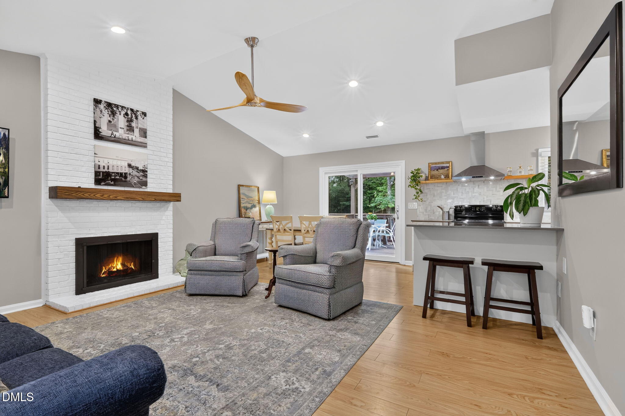 7909 Twin Oak Court