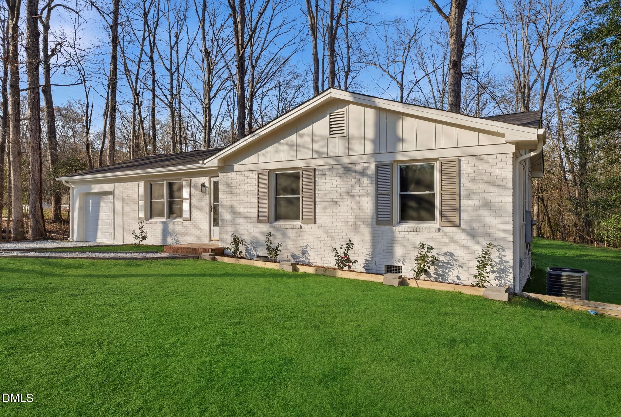 5805 Meadowlark Lane