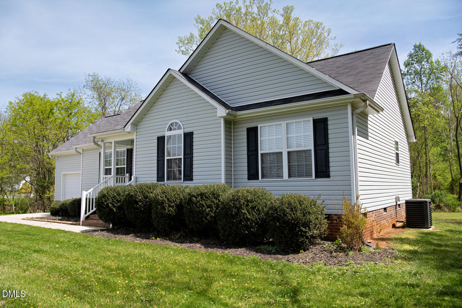 202 E Sebastian Court