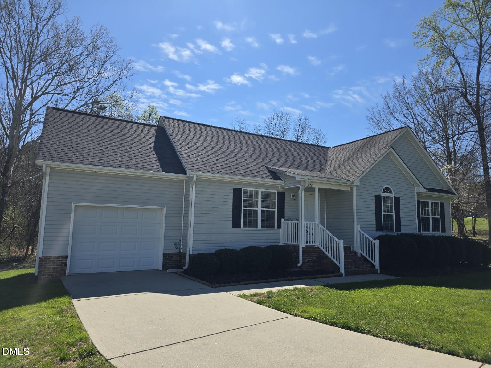 202 E Sebastian Court