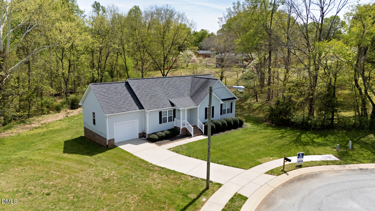 202 E Sebastian Court