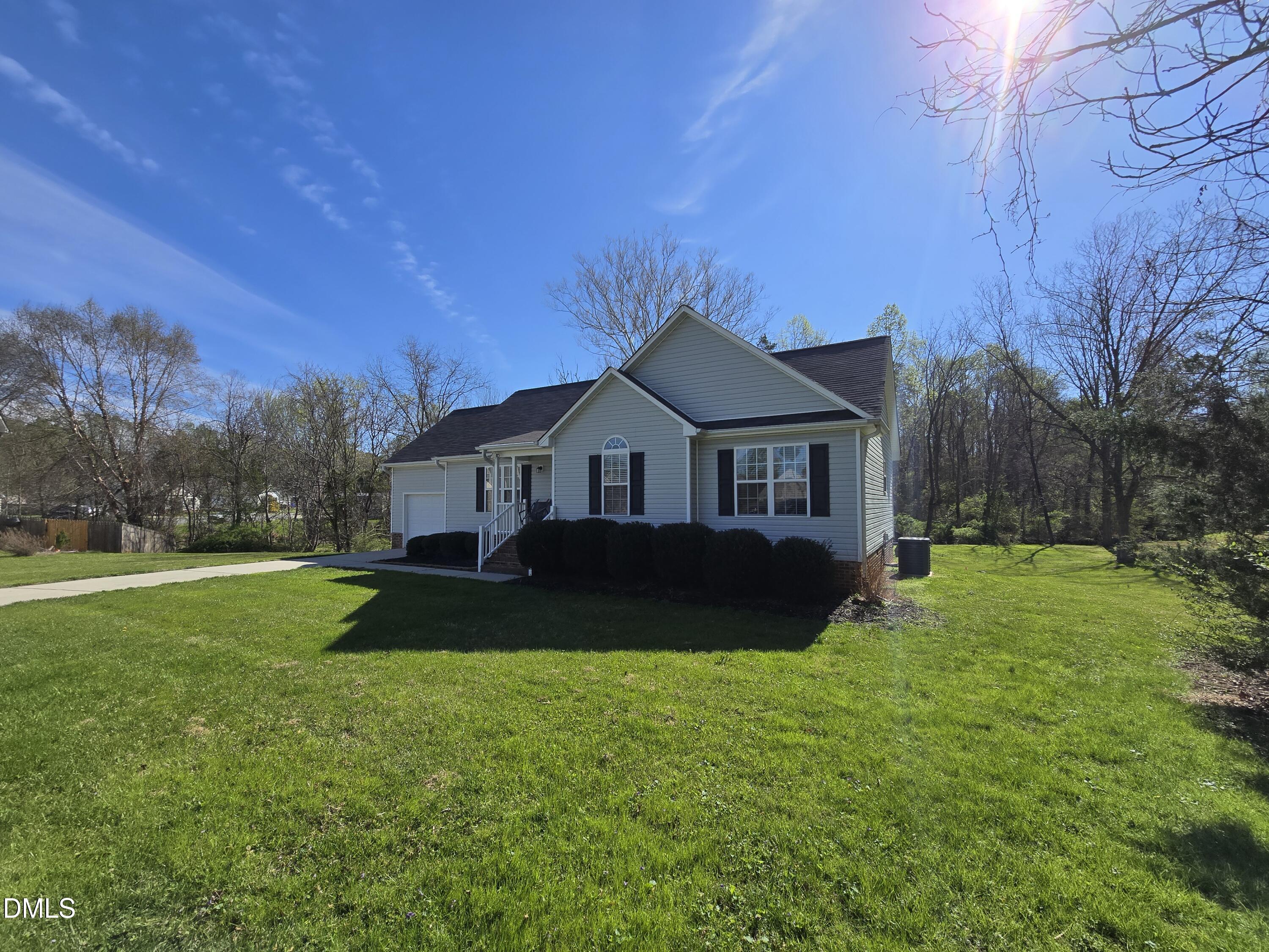 202 E Sebastian Court