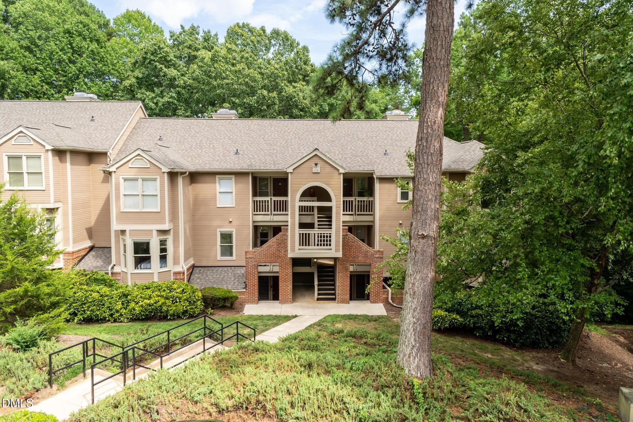 107 Killam Court 1c