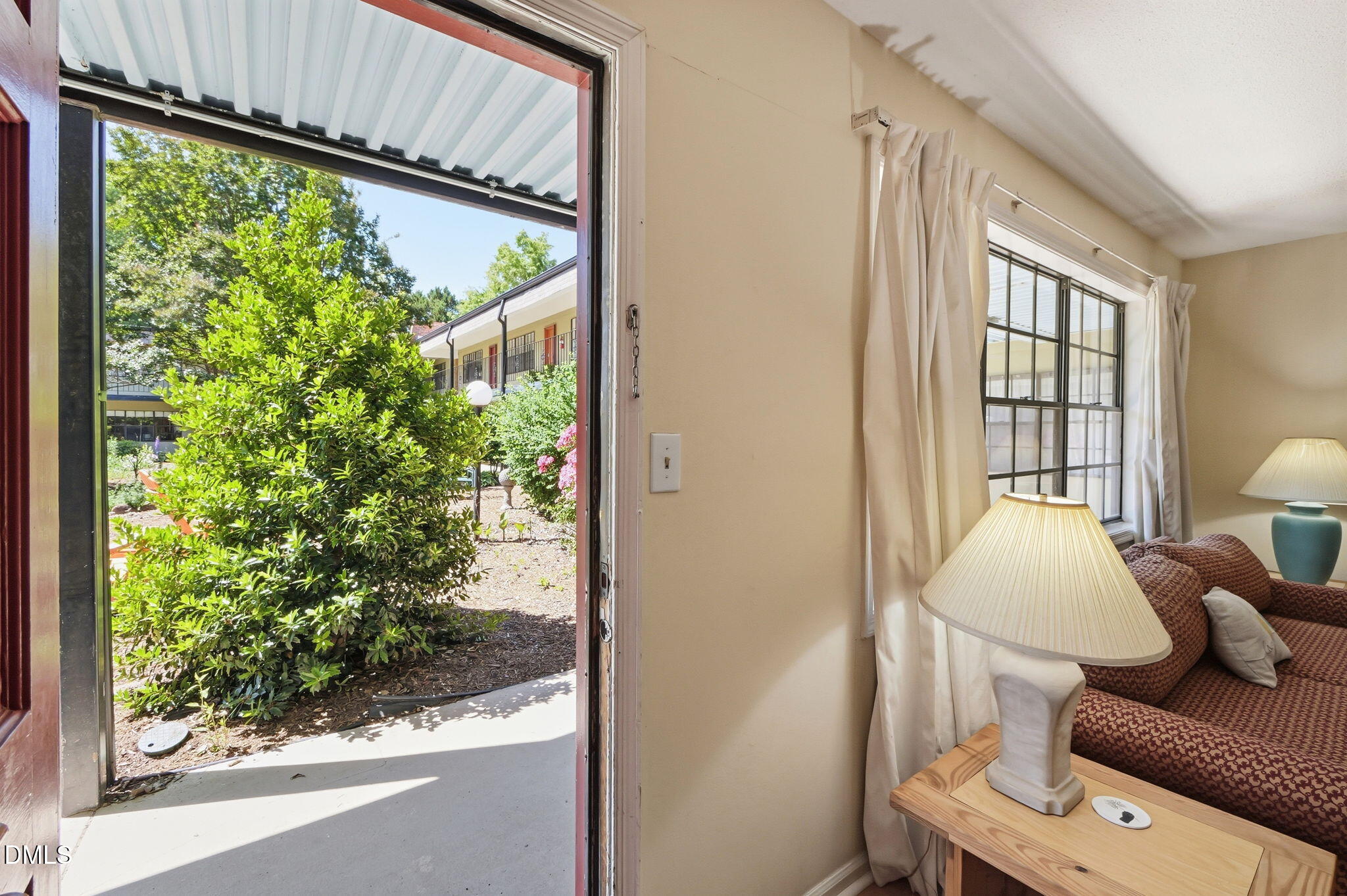807 W Trinity Avenue Apt 118