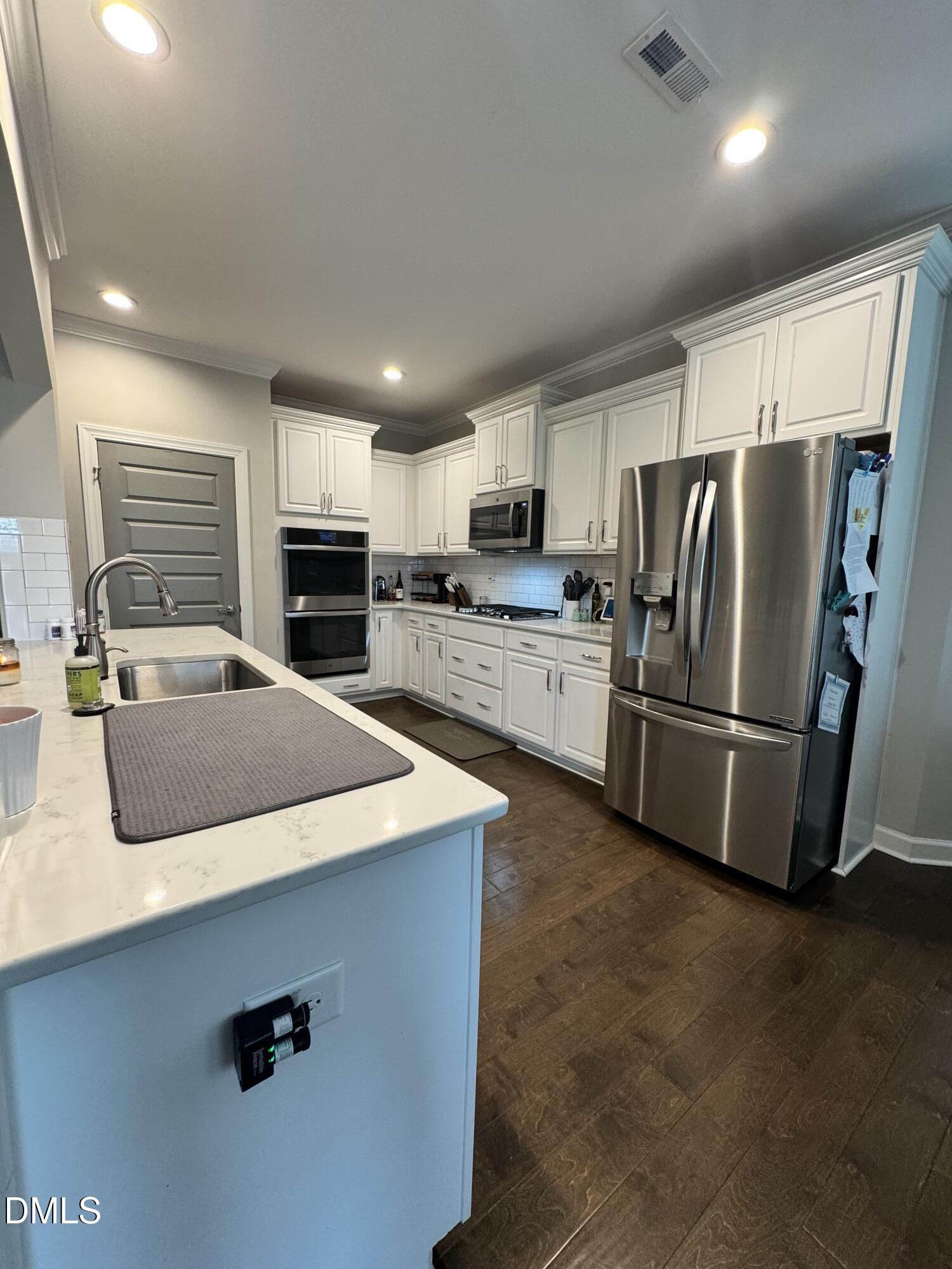 131 E Wellesley Drive