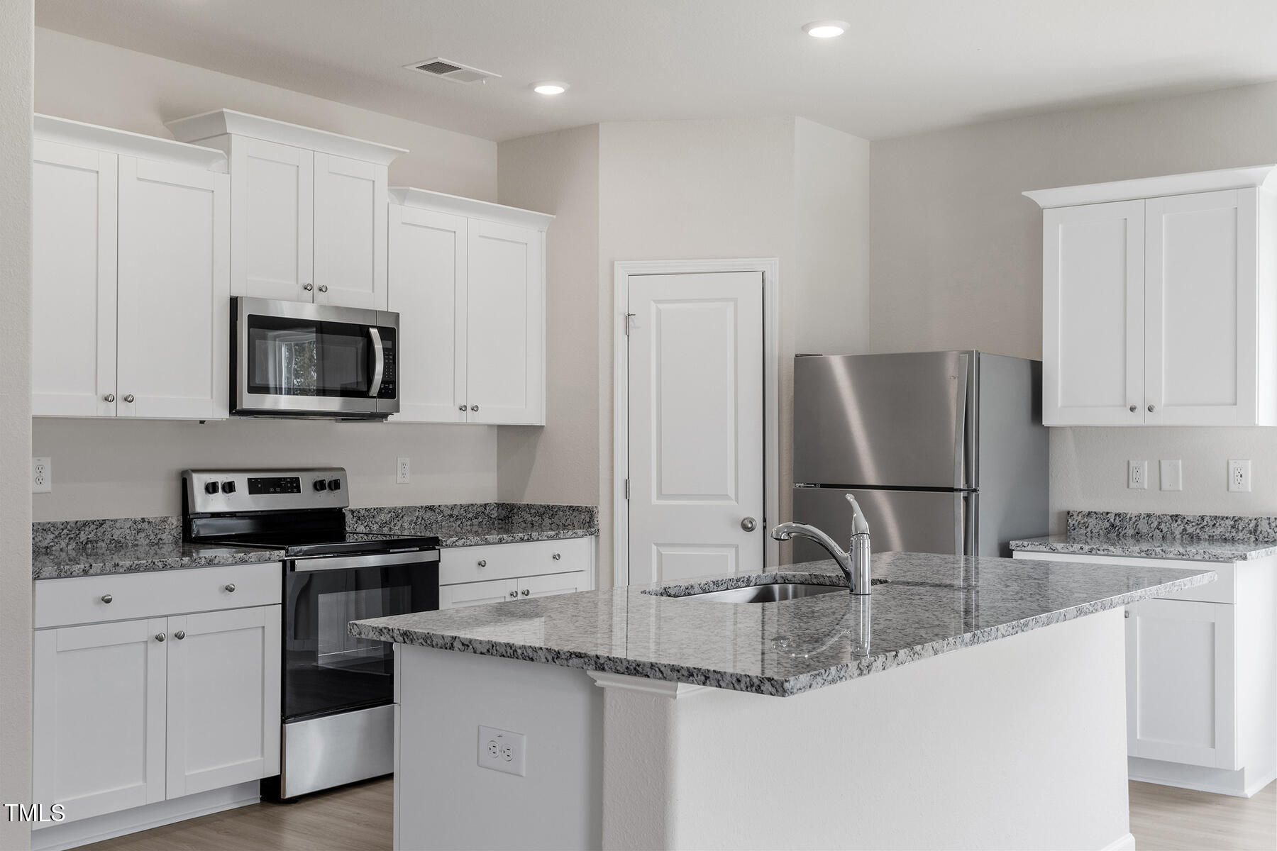 909 Rhino Bend