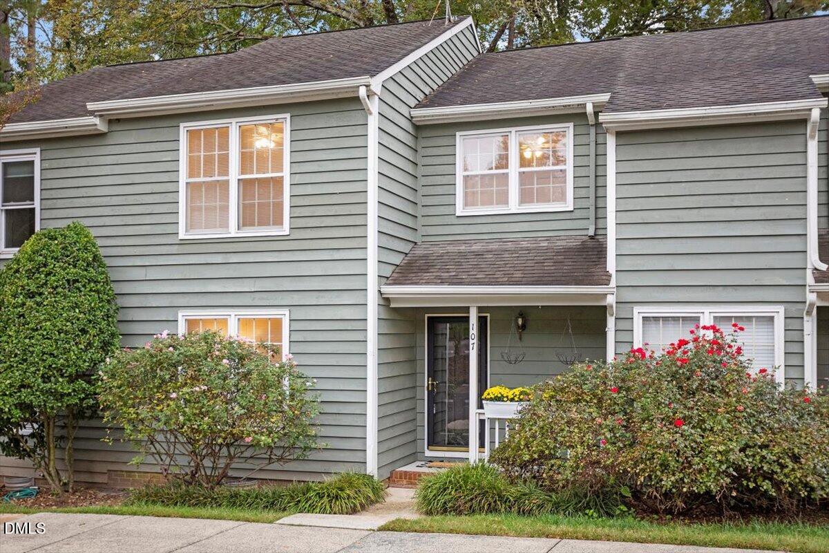 107 Weathersfield Drive