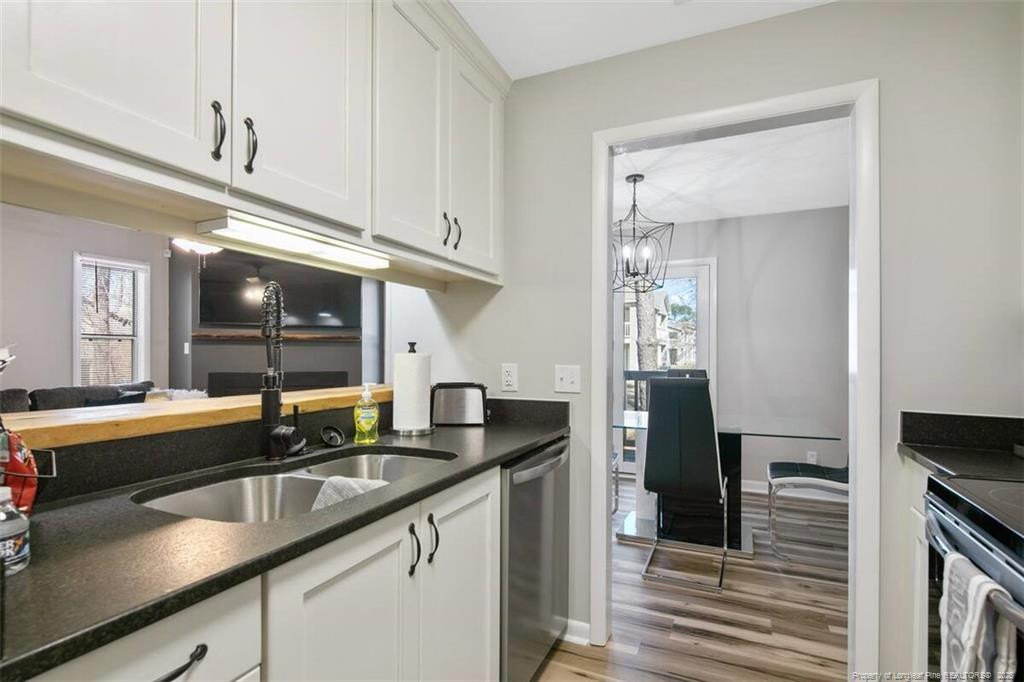 664 Barton's Landing Place 6