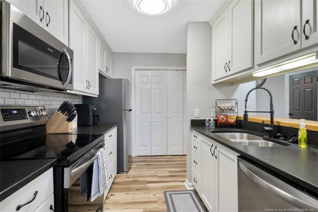 664 Barton's Landing Place 6