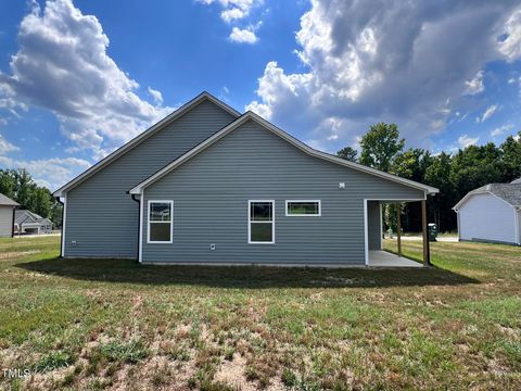 Single Family Residence in Four Oaks NC 147 Mahogany Way 17.jpg